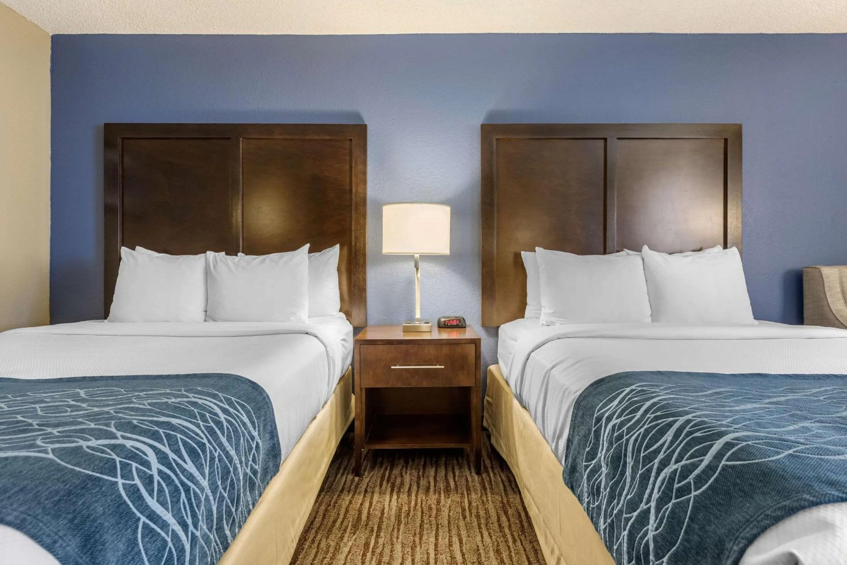 Bedroom, Bed in Suburban Studios Arlington Heights Elk Grove