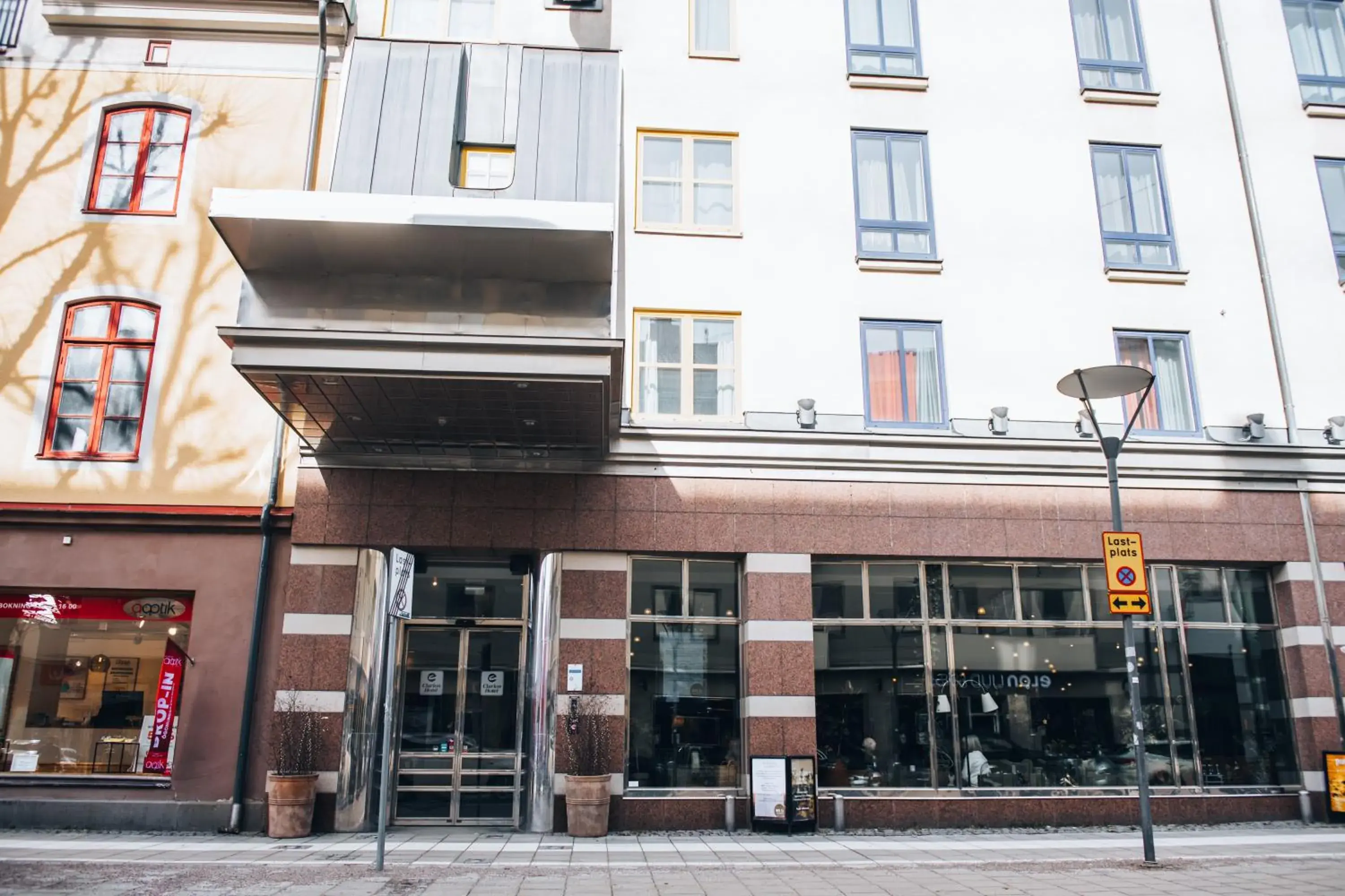 Facade/entrance in Clarion Hotel Örebro Facade/entrance in Clarion Hotel Örebro