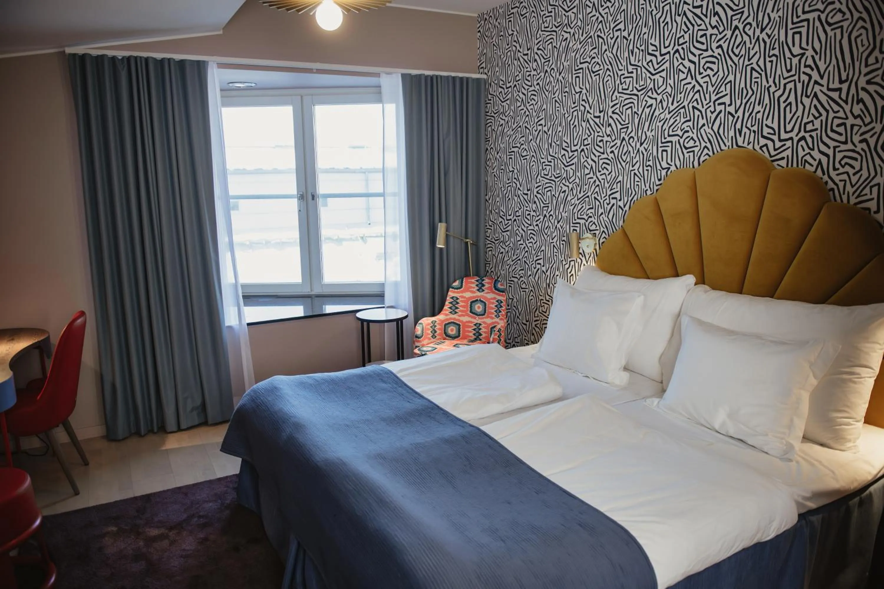 Property building, Bed in Clarion Hotel Örebro