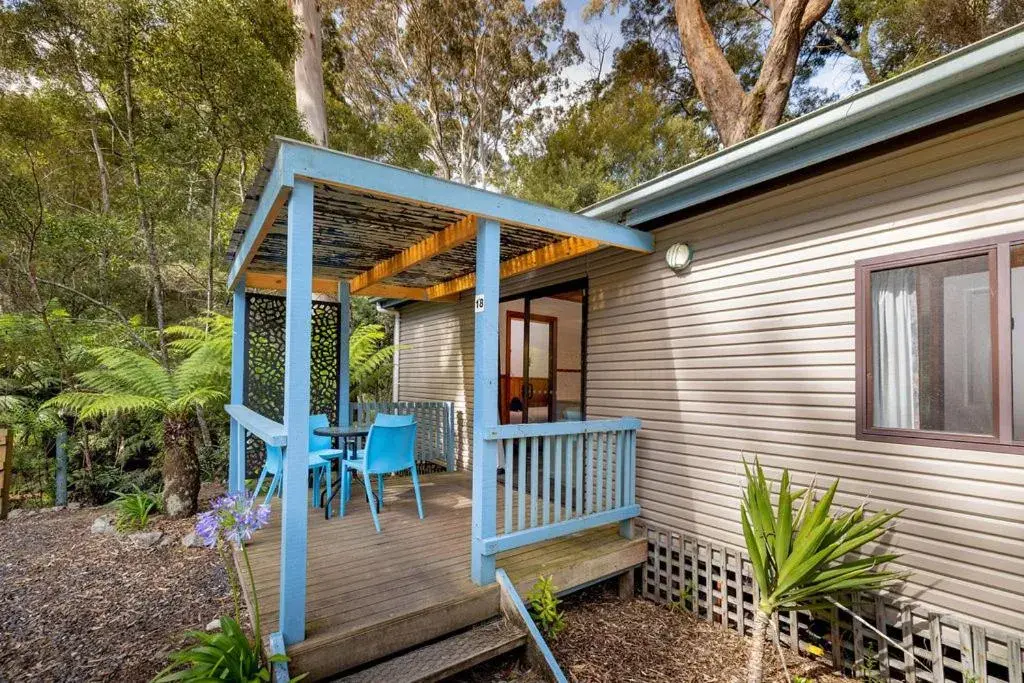 Family Room with Balcony in BIG4 Strahan Holiday Retreat Family Room with Balcony in BIG4 Strahan Holiday Retreat