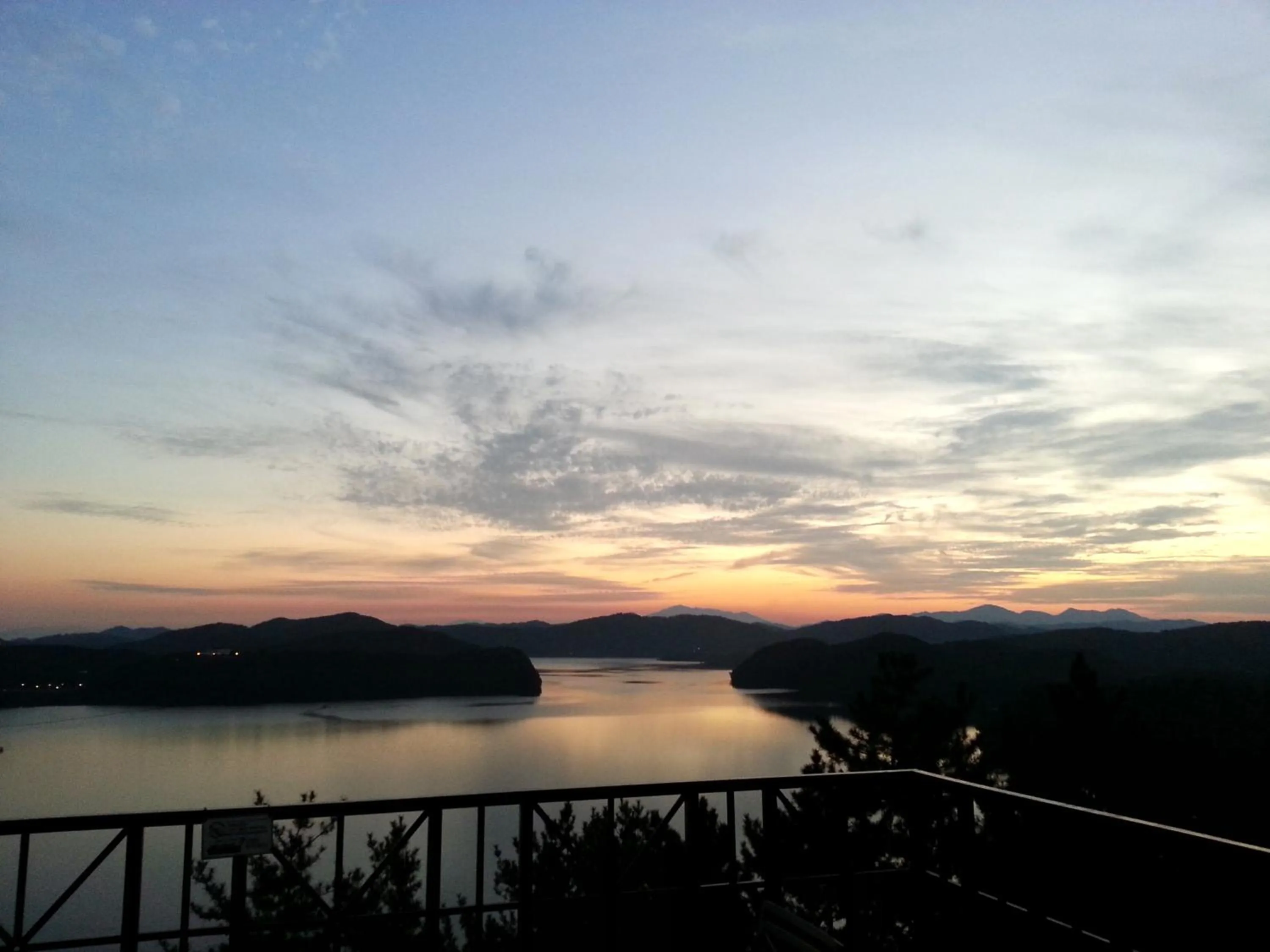 Sunset in Asia Lakeside Hotel