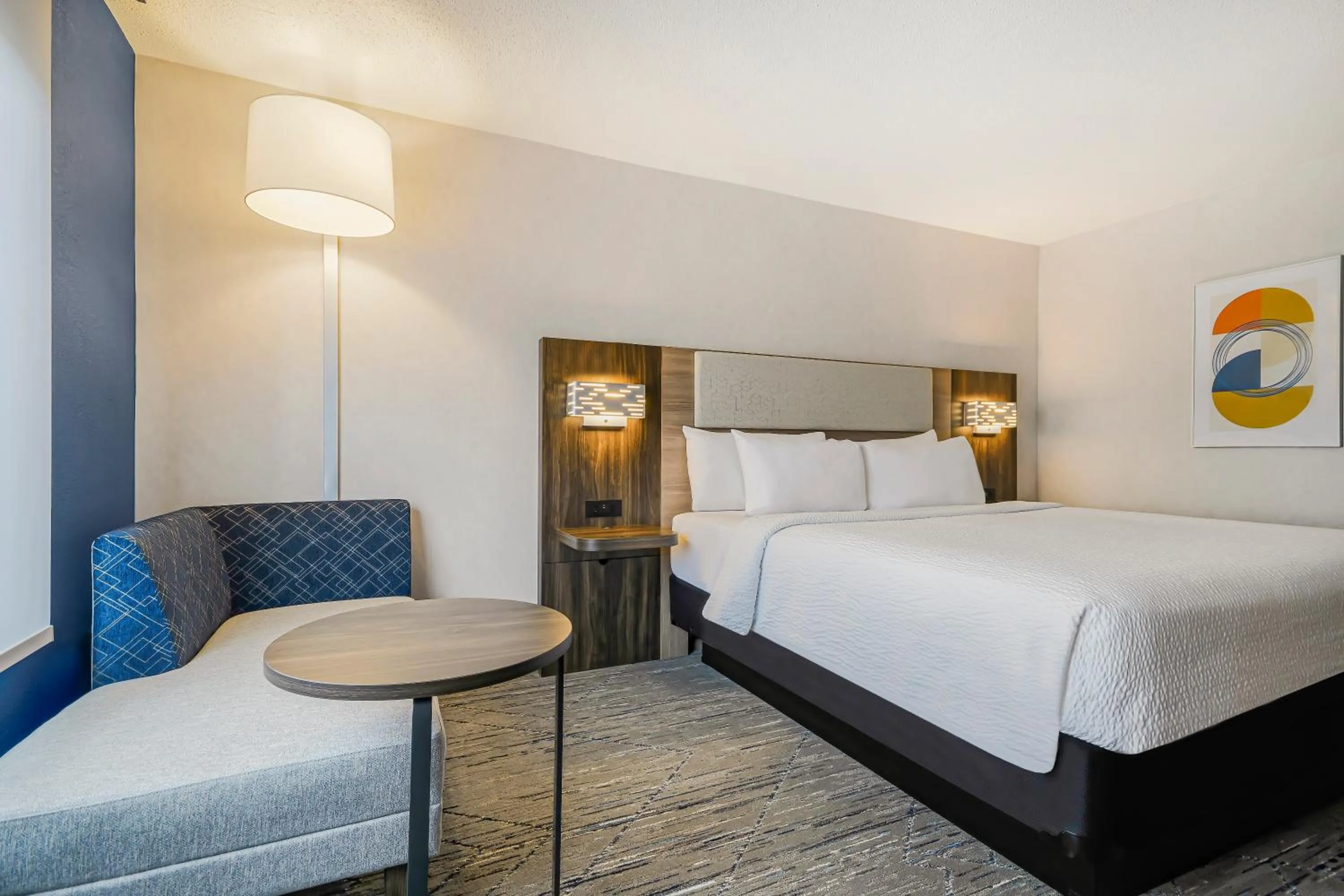 Bedroom, Bed in Holiday Inn Express & Suites Buffalo Airport by IHG