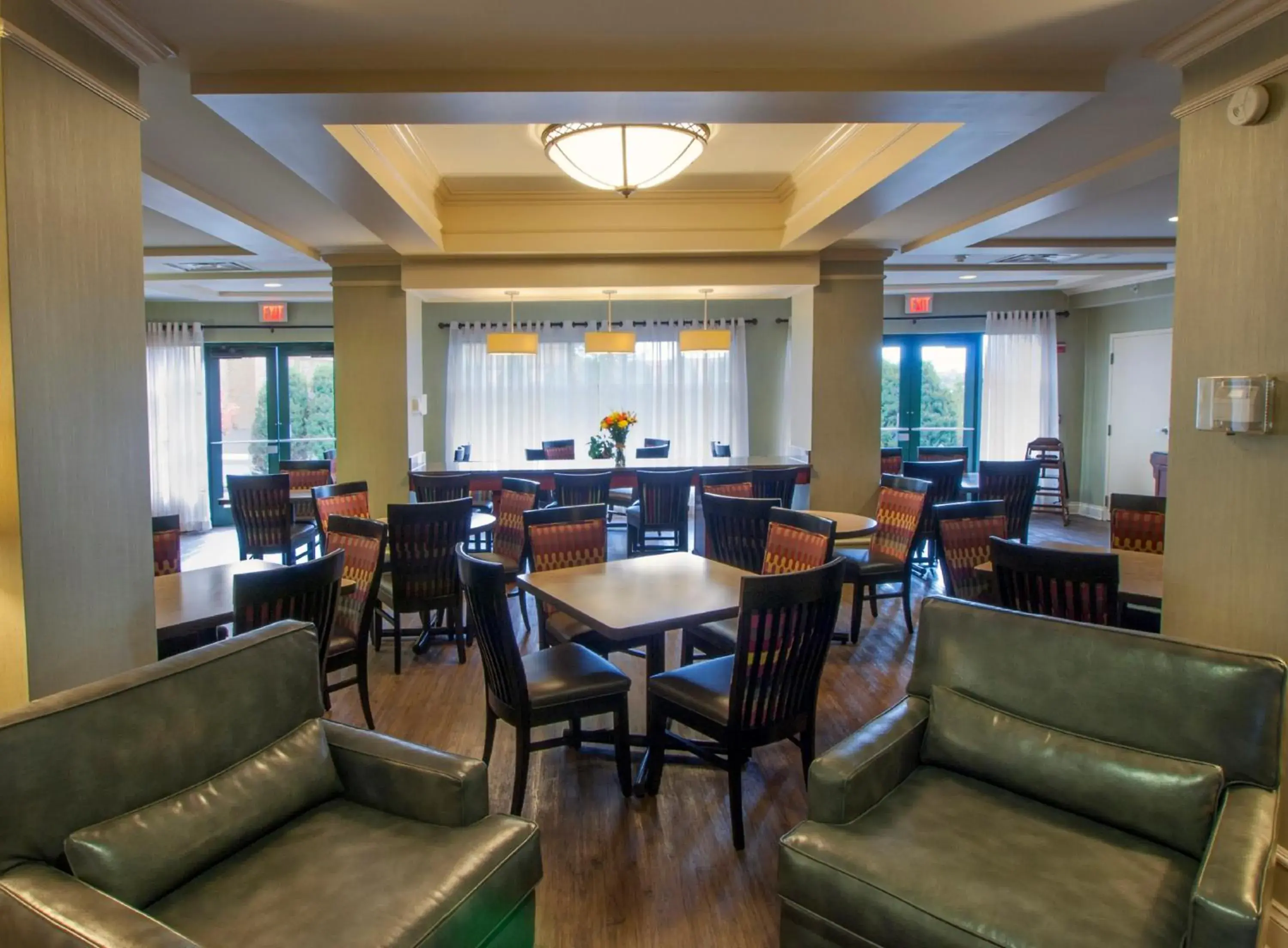 Restaurant/places to eat in Holiday Inn Express & Suites Buffalo Airport by IHG Restaurant/places to eat in Holiday Inn Express & Suites Buffalo Airport by IHG