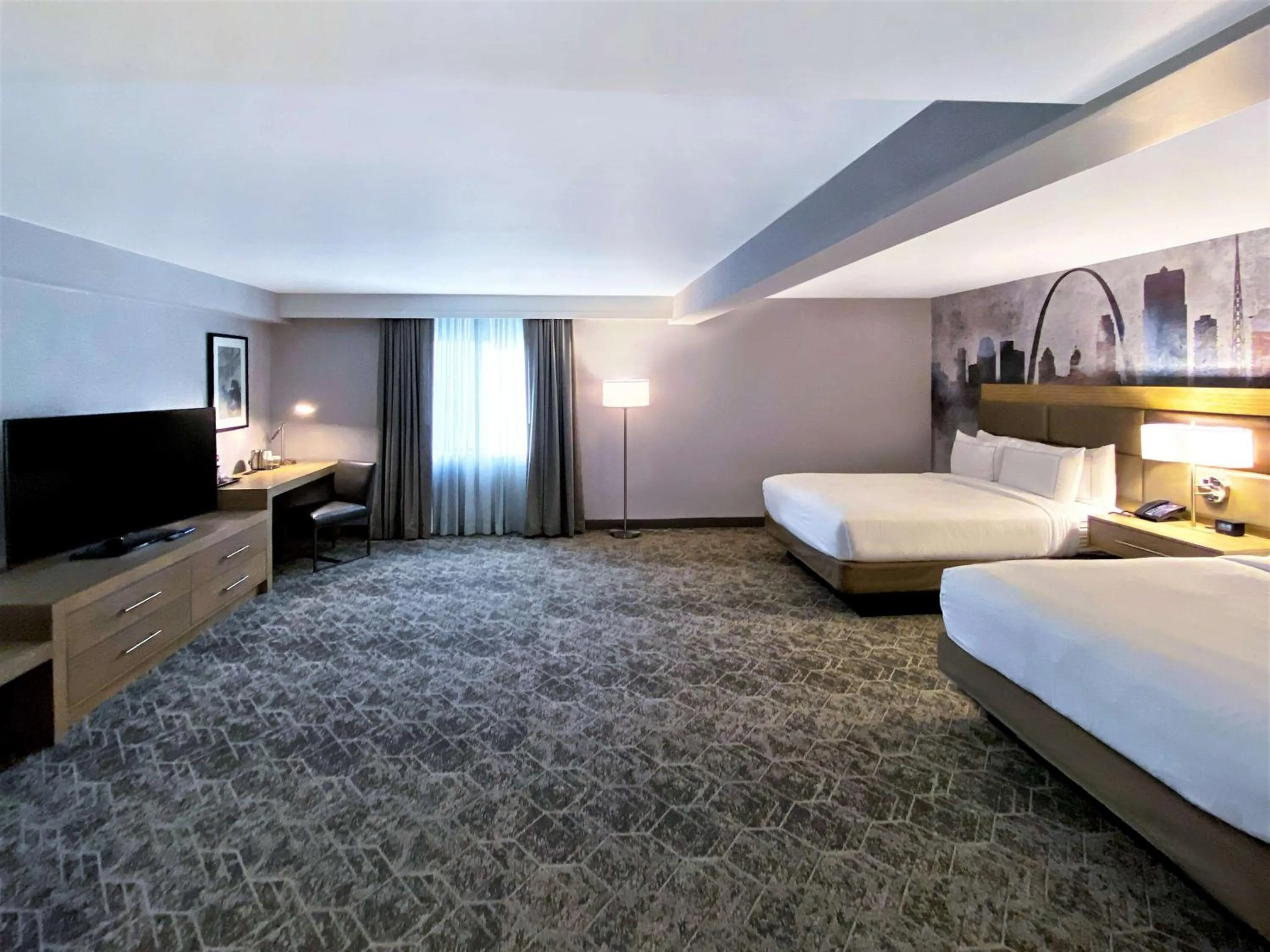 Bedroom, Bed in DoubleTree by Hilton St. Louis Airport, MO