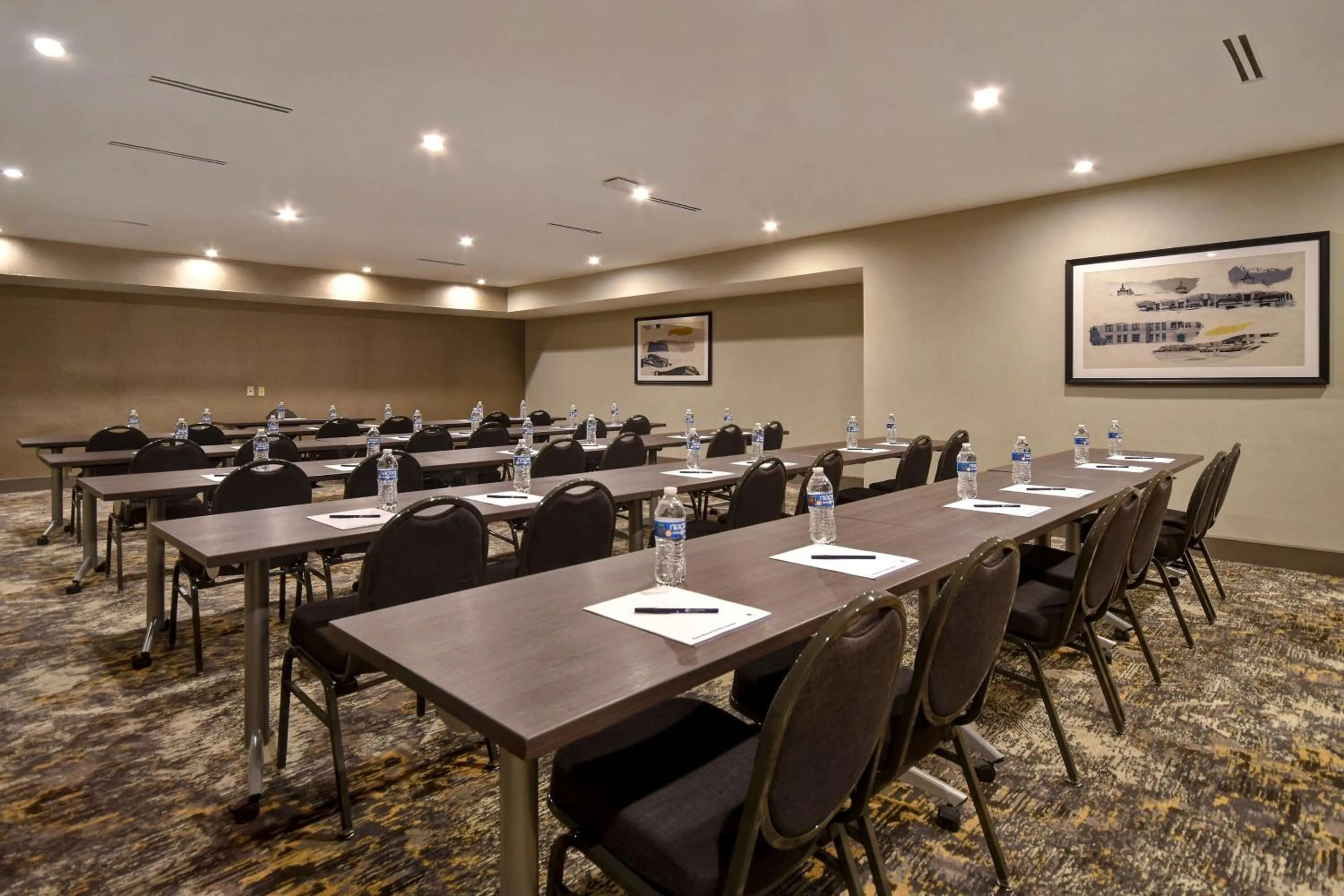 Meeting/conference room in DoubleTree by Hilton St. Louis Airport, MO
