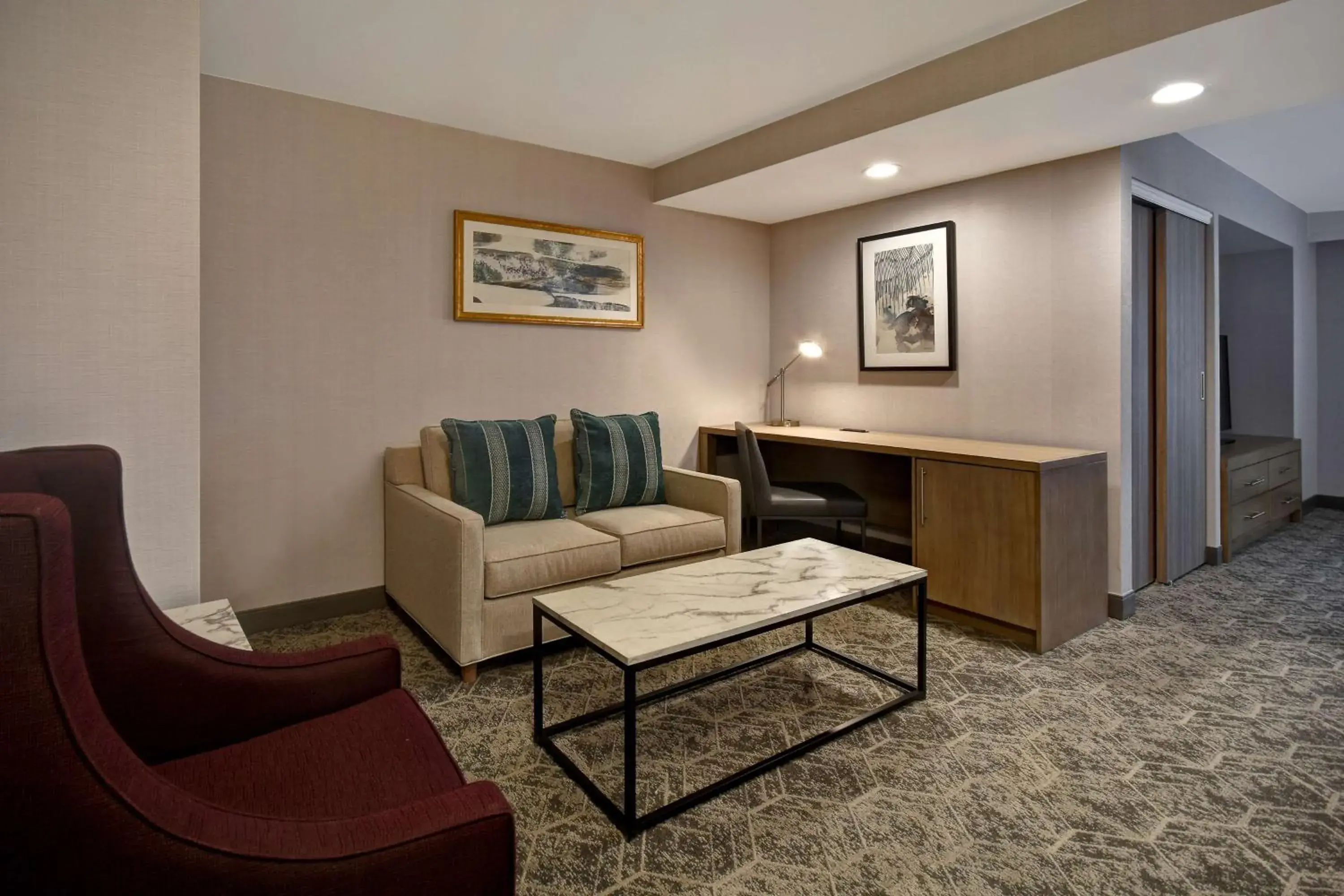 King Studio in DoubleTree by Hilton St. Louis Airport, MO King Studio in DoubleTree by Hilton St. Louis Airport, MO