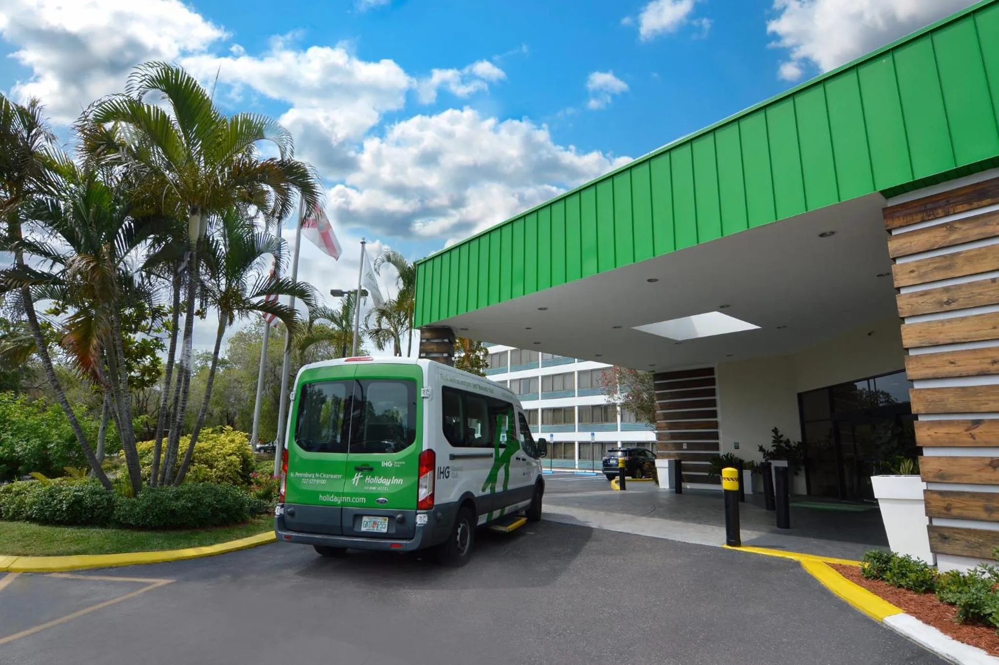 Property building in Holiday Inn St. Petersburg N - Clearwater by IHG