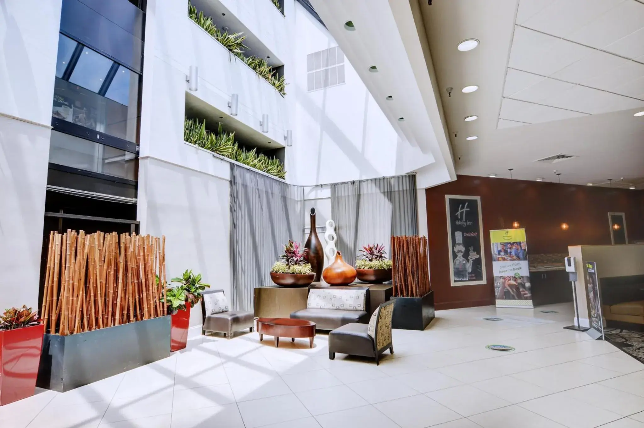 Property building in Holiday Inn St. Petersburg N - Clearwater by IHG Property building in Holiday Inn St. Petersburg N - Clearwater by IHG