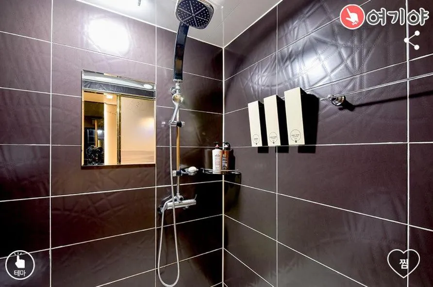 Bathroom in Jinju GnG Motel