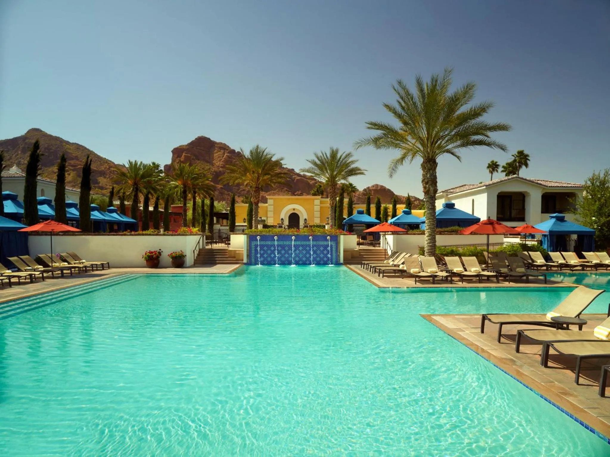 Swimming pool in Omni Scottsdale Resort & Spa at Montelucia