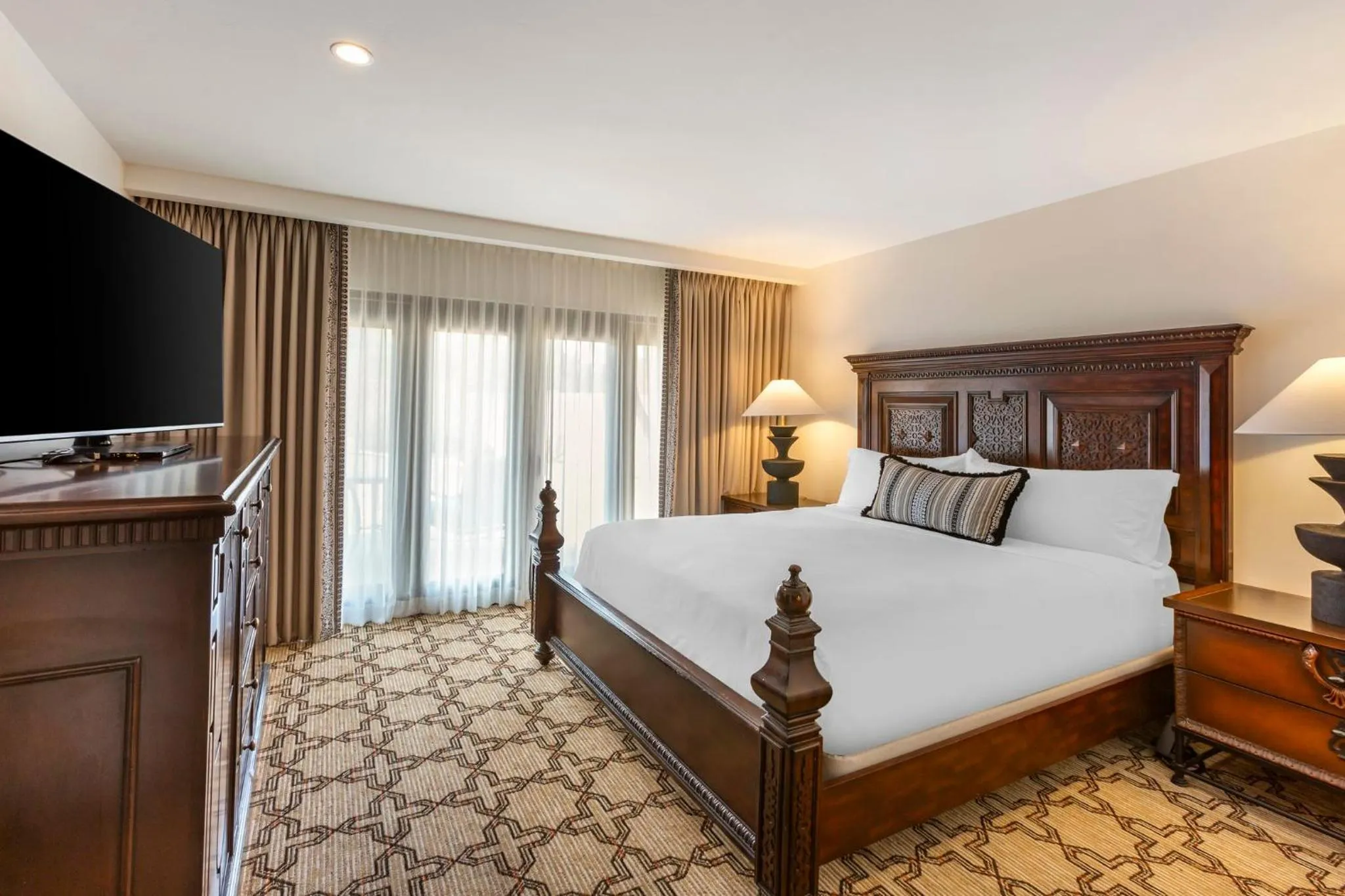 Photo of the whole room, Bed in Omni Scottsdale Resort & Spa at Montelucia