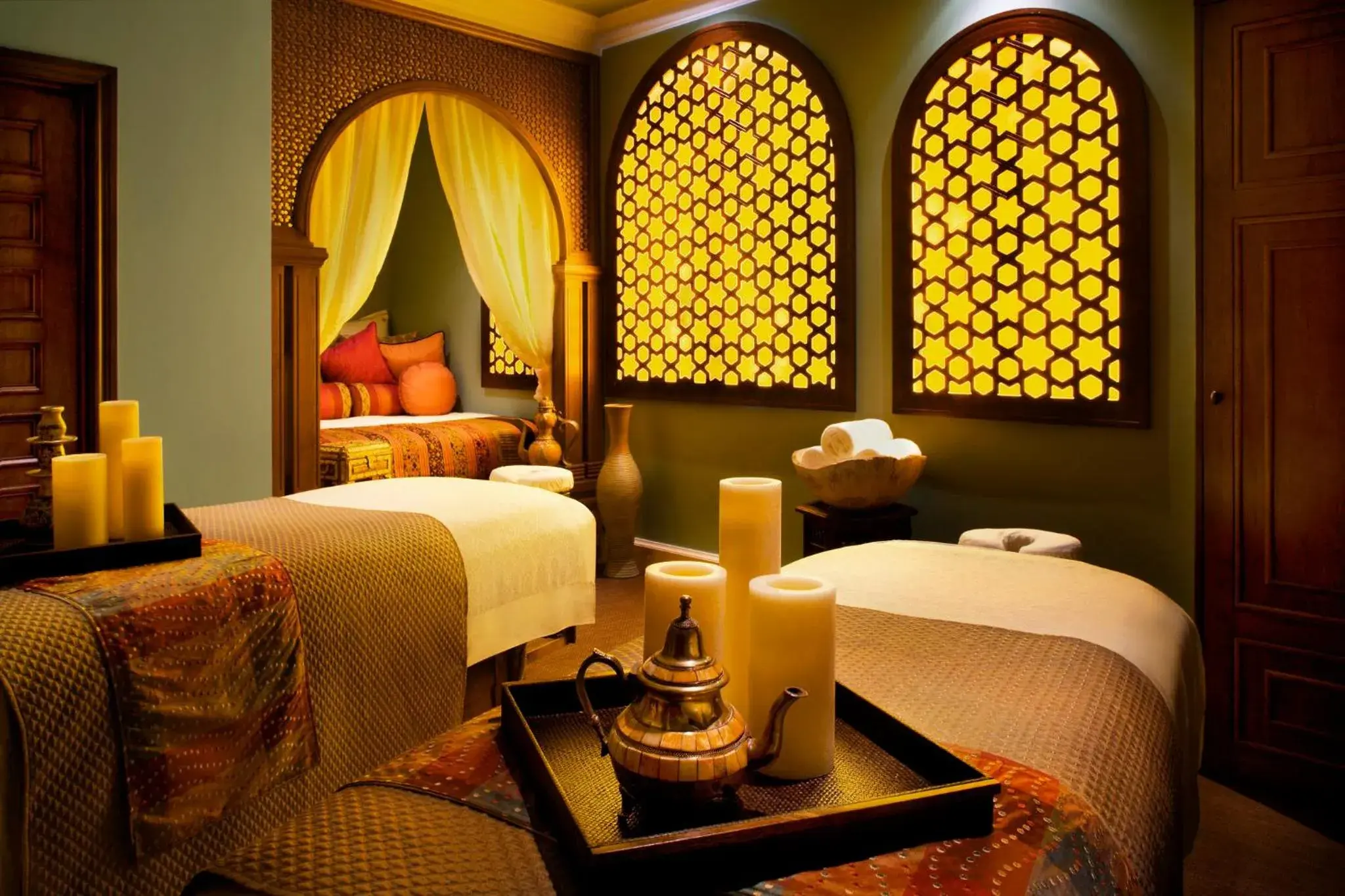 Spa and wellness centre/facilities, Bed in Omni Scottsdale Resort & Spa at Montelucia Spa and wellness centre/facilities, Bed in Omni Scottsdale Resort & Spa at Montelucia