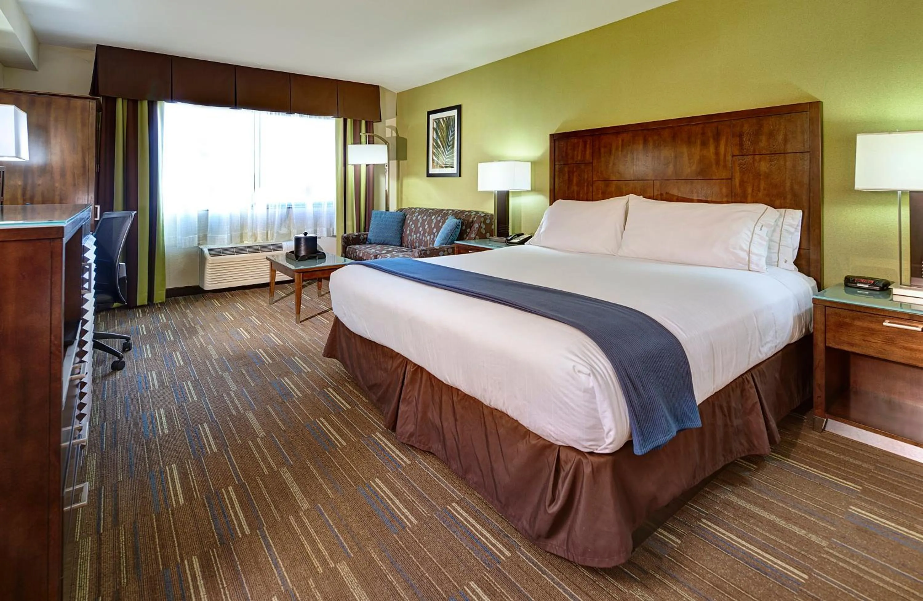 Photo of the whole room, Bed in Holiday Inn Express San Diego South - National City by IHG