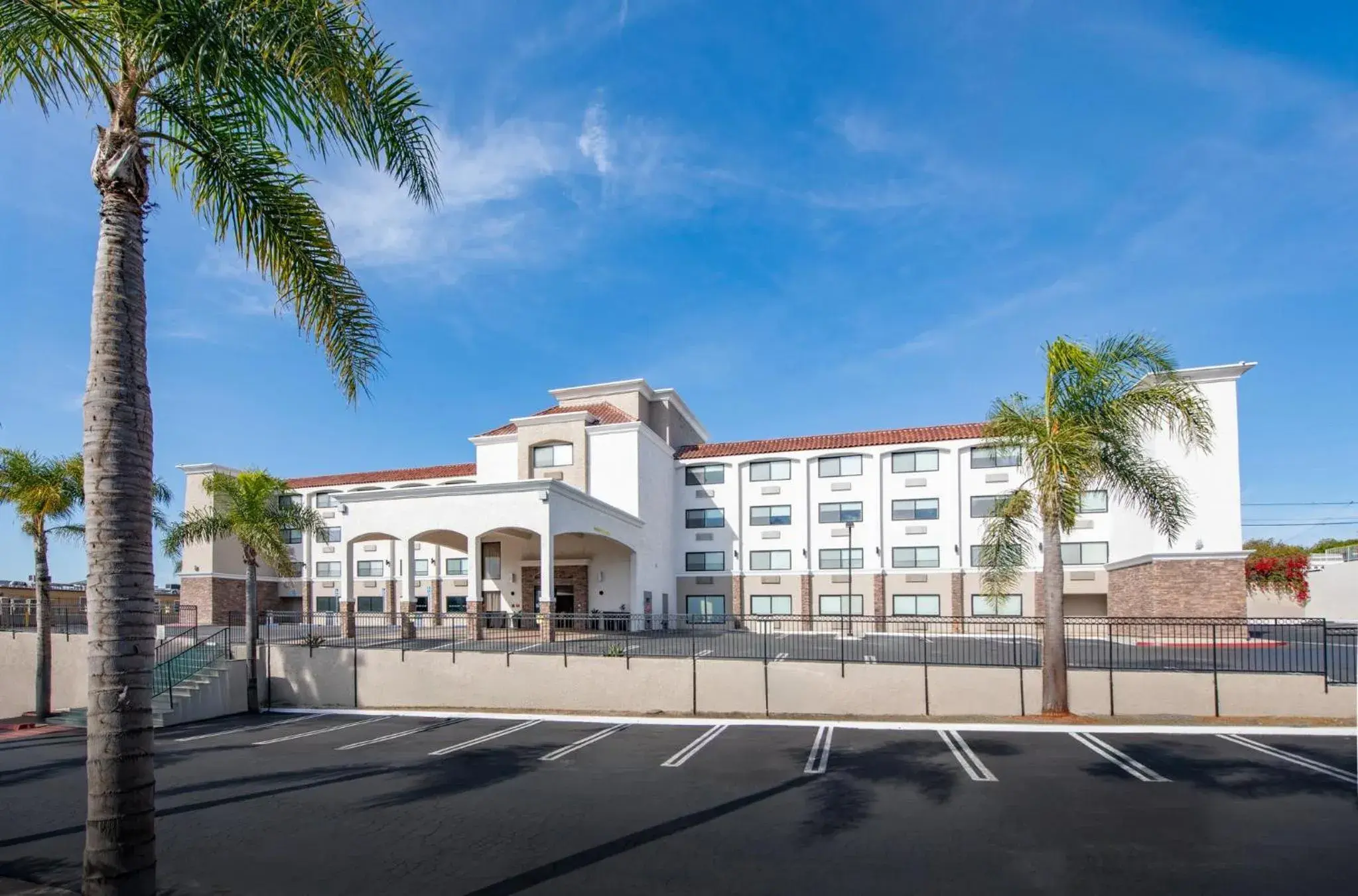 Property building in Holiday Inn Express San Diego South - National City by IHG Property building in Holiday Inn Express San Diego South - National City by IHG