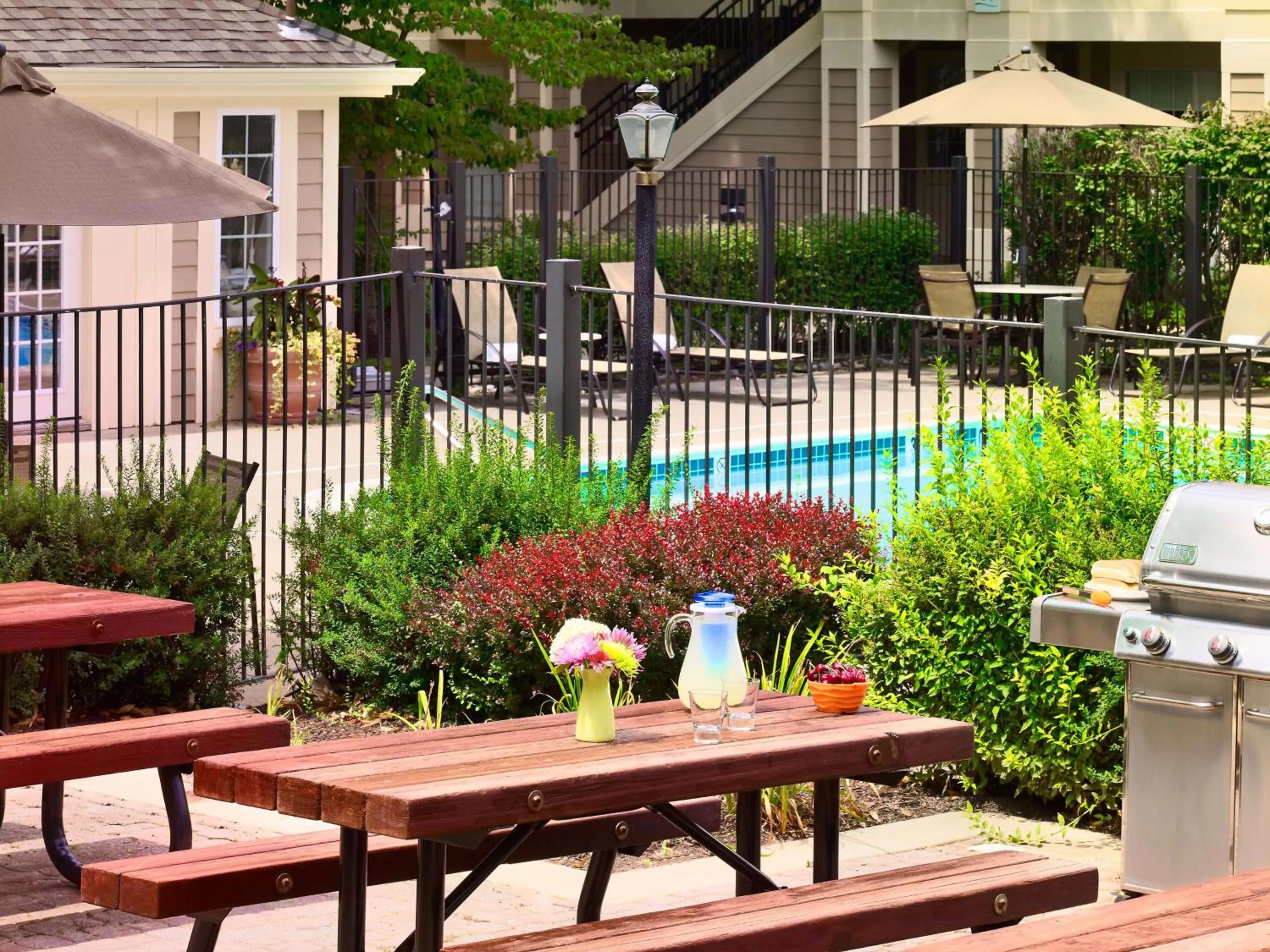 Restaurant/places to eat in Sonesta ES Suites St. Louis Westport