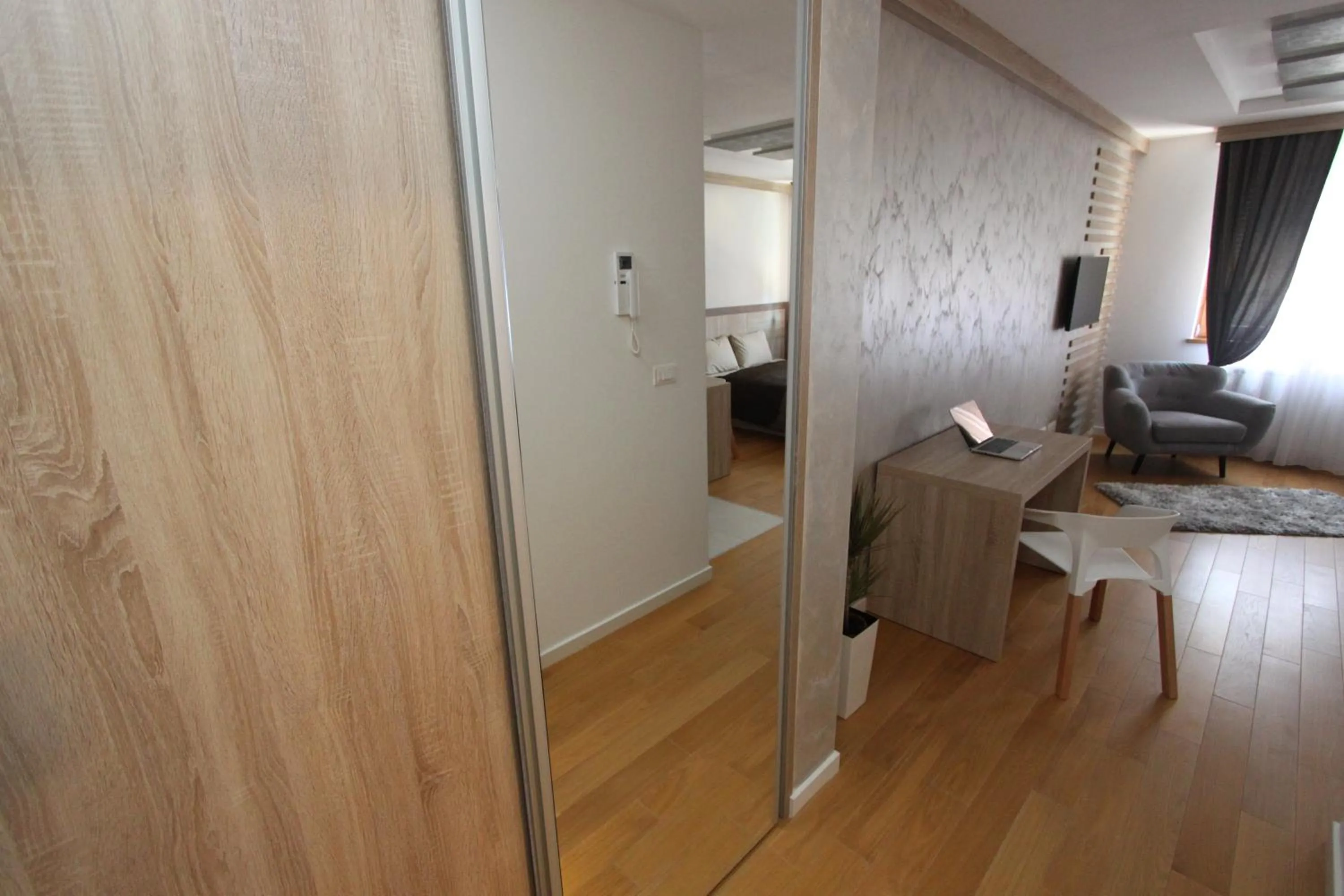 Area and facilities in New Belgrade Apartments Magnetic, parking 5 evra dan