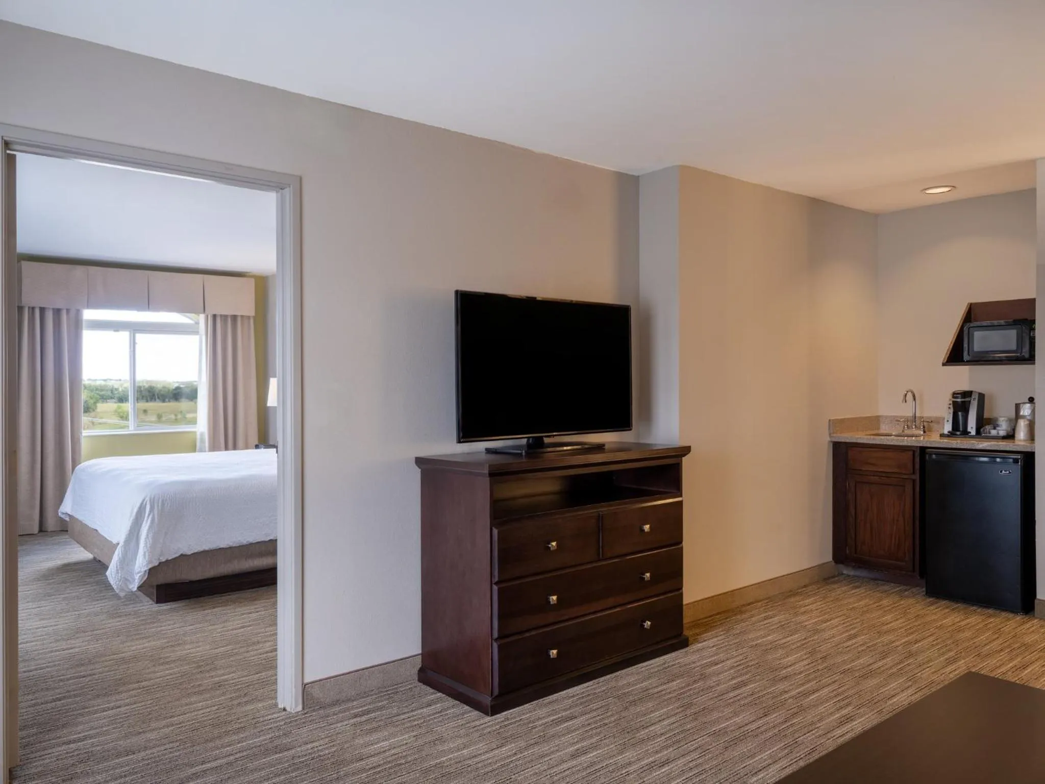 Bedroom, Bed in Holiday Inn Express & Suites Chicago-Libertyville by IHG