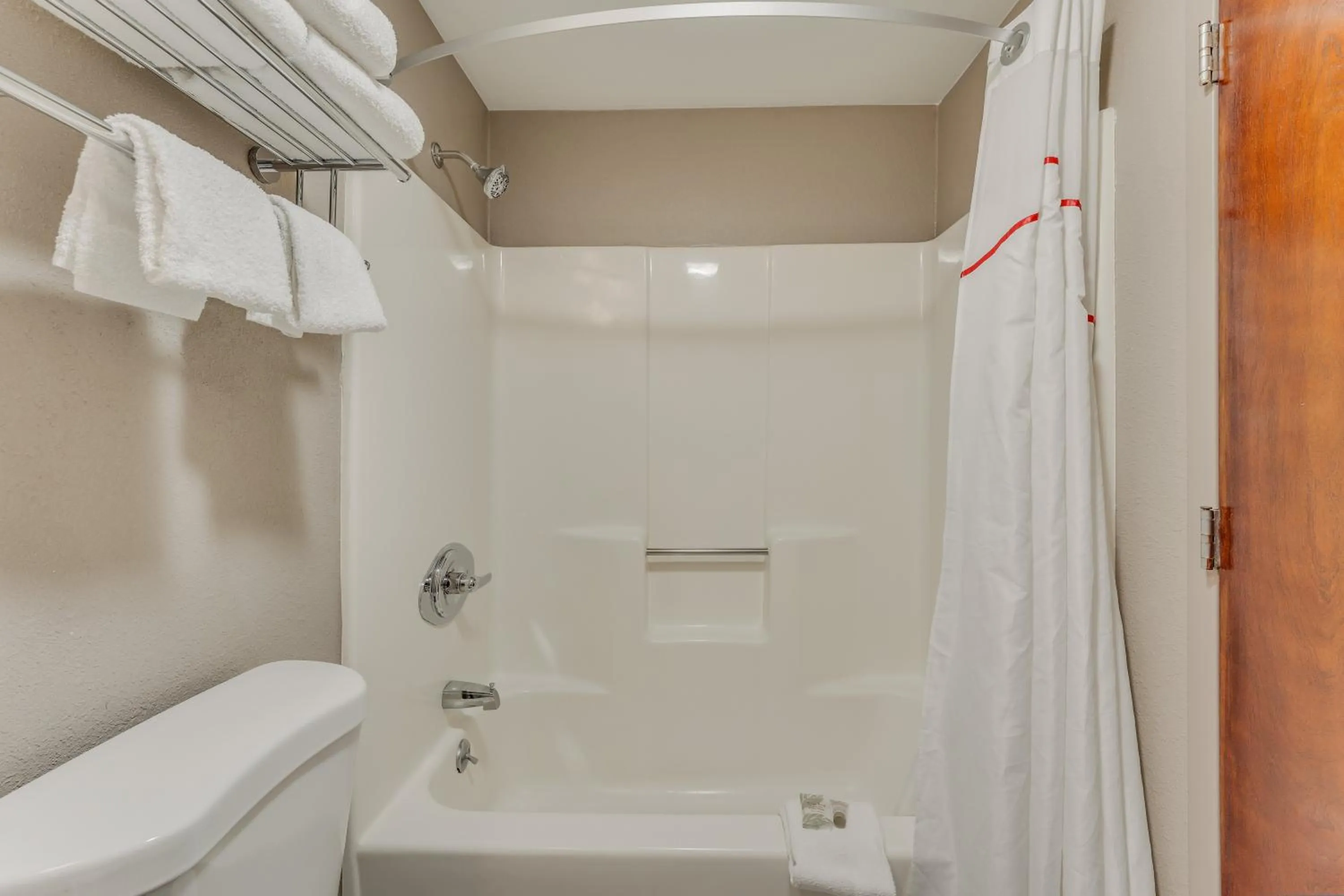 Bathroom in Red Roof Inn & Suites Newport - Middletown, RI