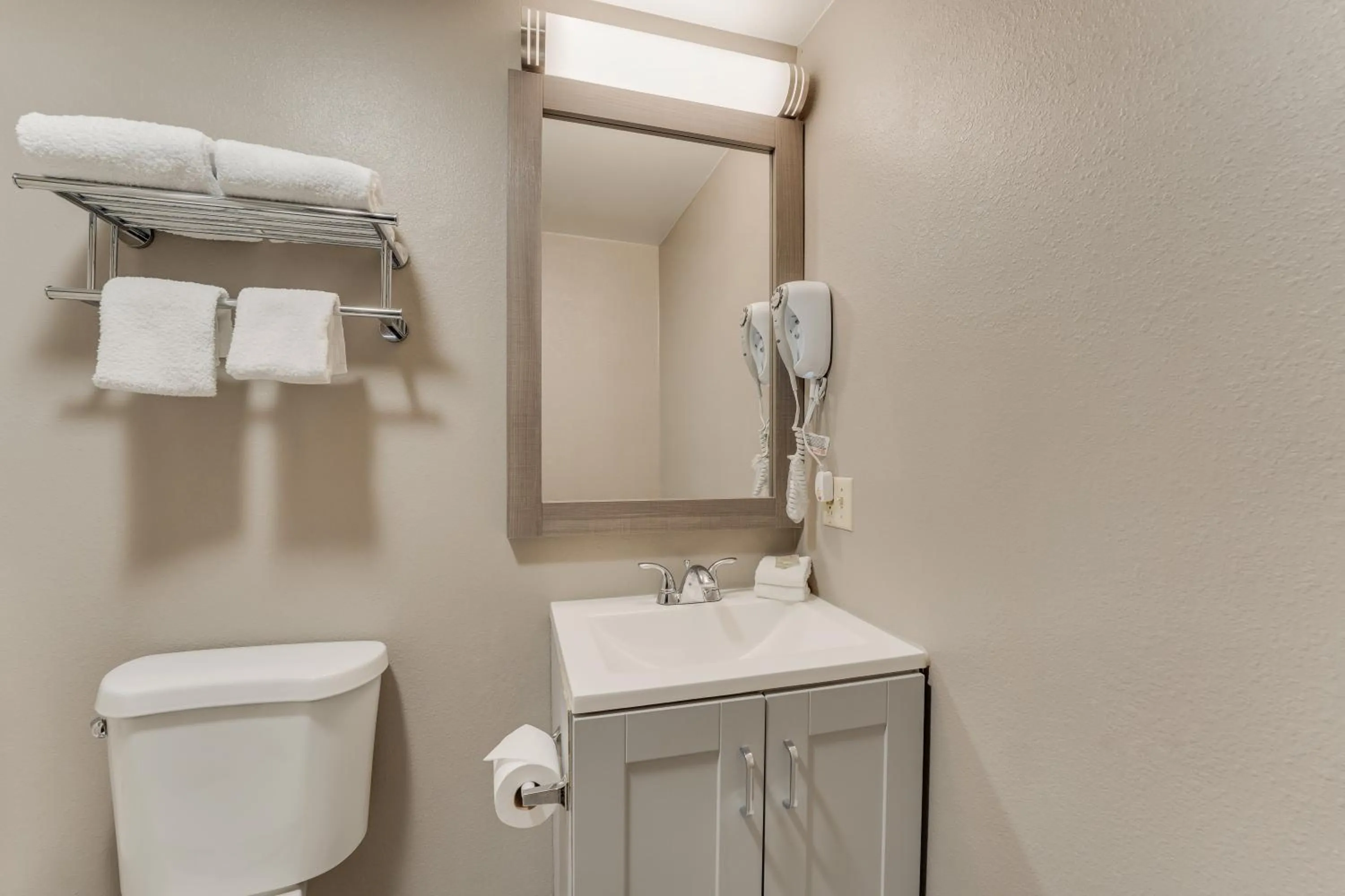 Bathroom in Red Roof Inn & Suites Newport - Middletown, RI