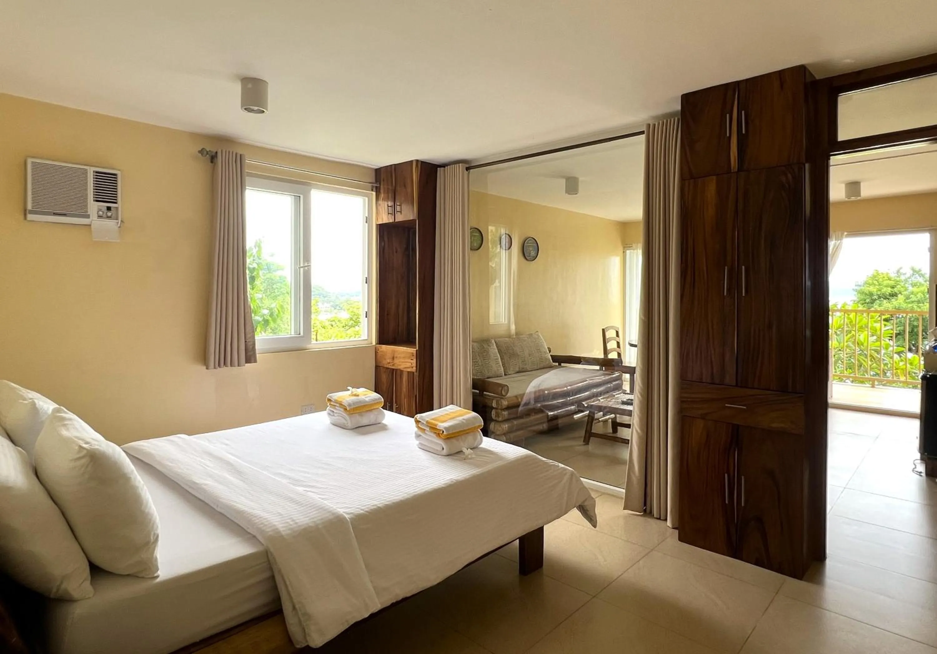 Photo of the whole room, Bed in Boracay Amor Apartment