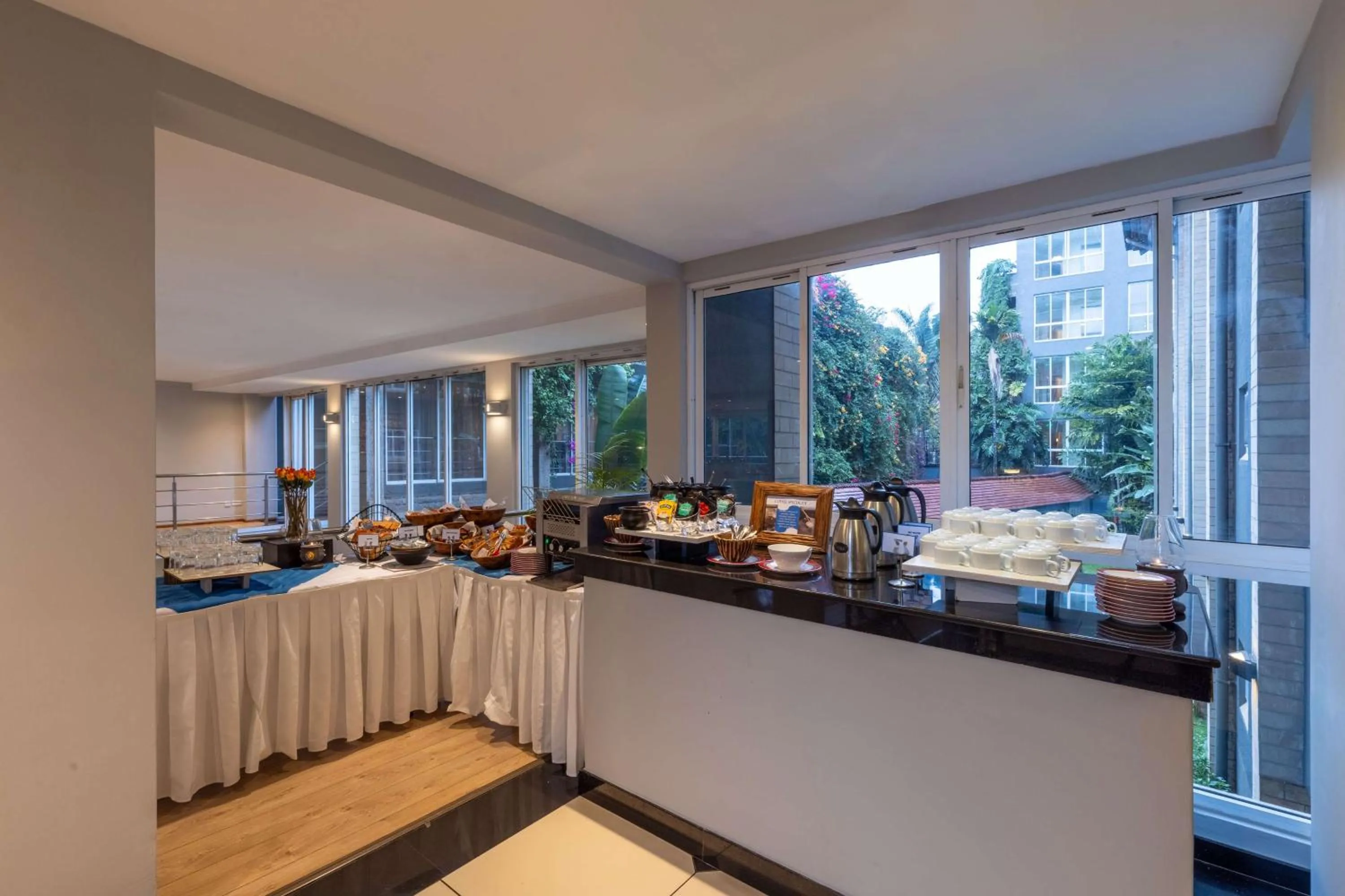 Restaurant/places to eat in Best Western Nairobi Upper Hill