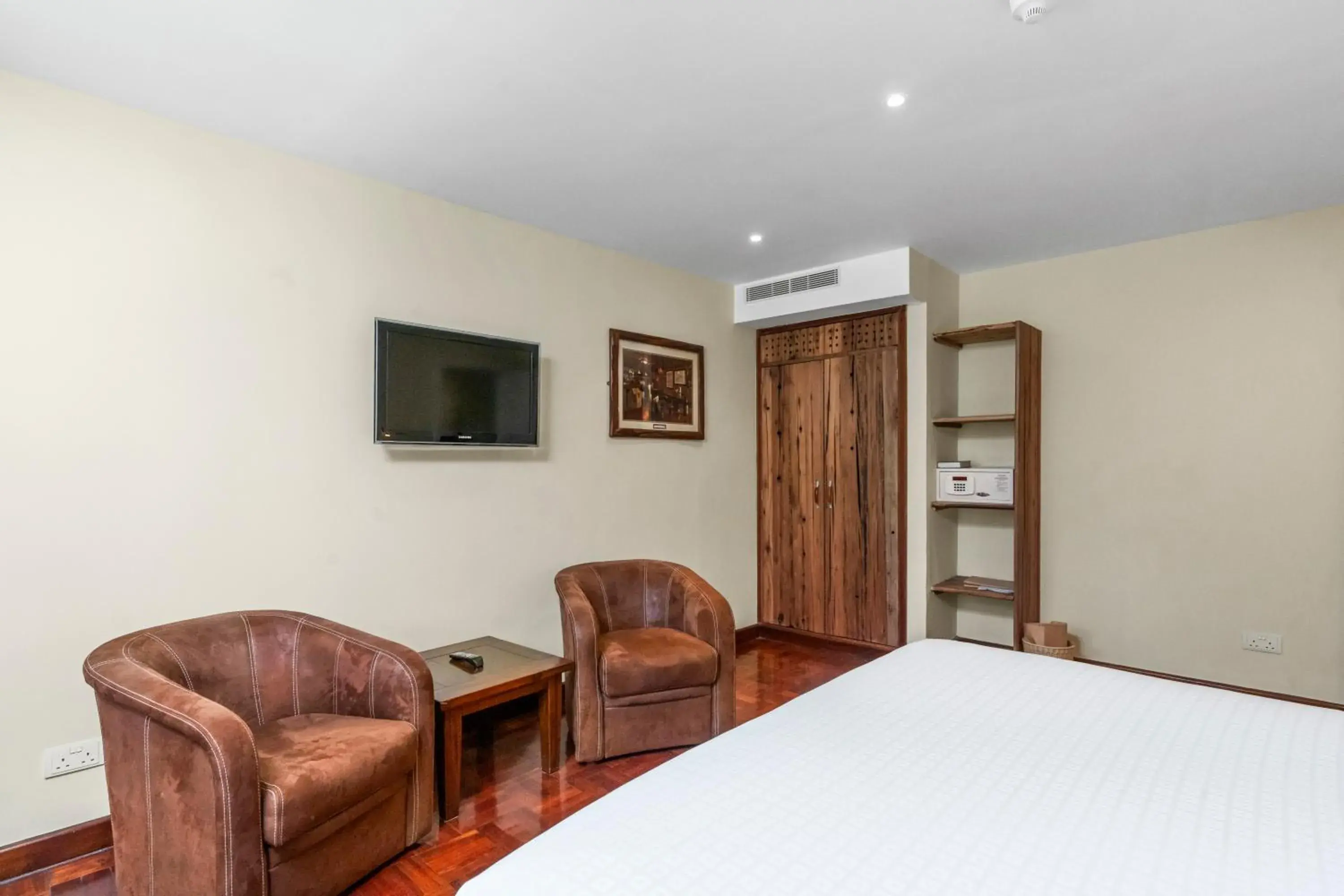 One-Bedroom King Suite with Kitchenette and View - Non-Smoking in Best Western Nairobi Upper Hill One-Bedroom King Suite with Kitchenette and View - Non-Smoking in Best Western Nairobi Upper Hill