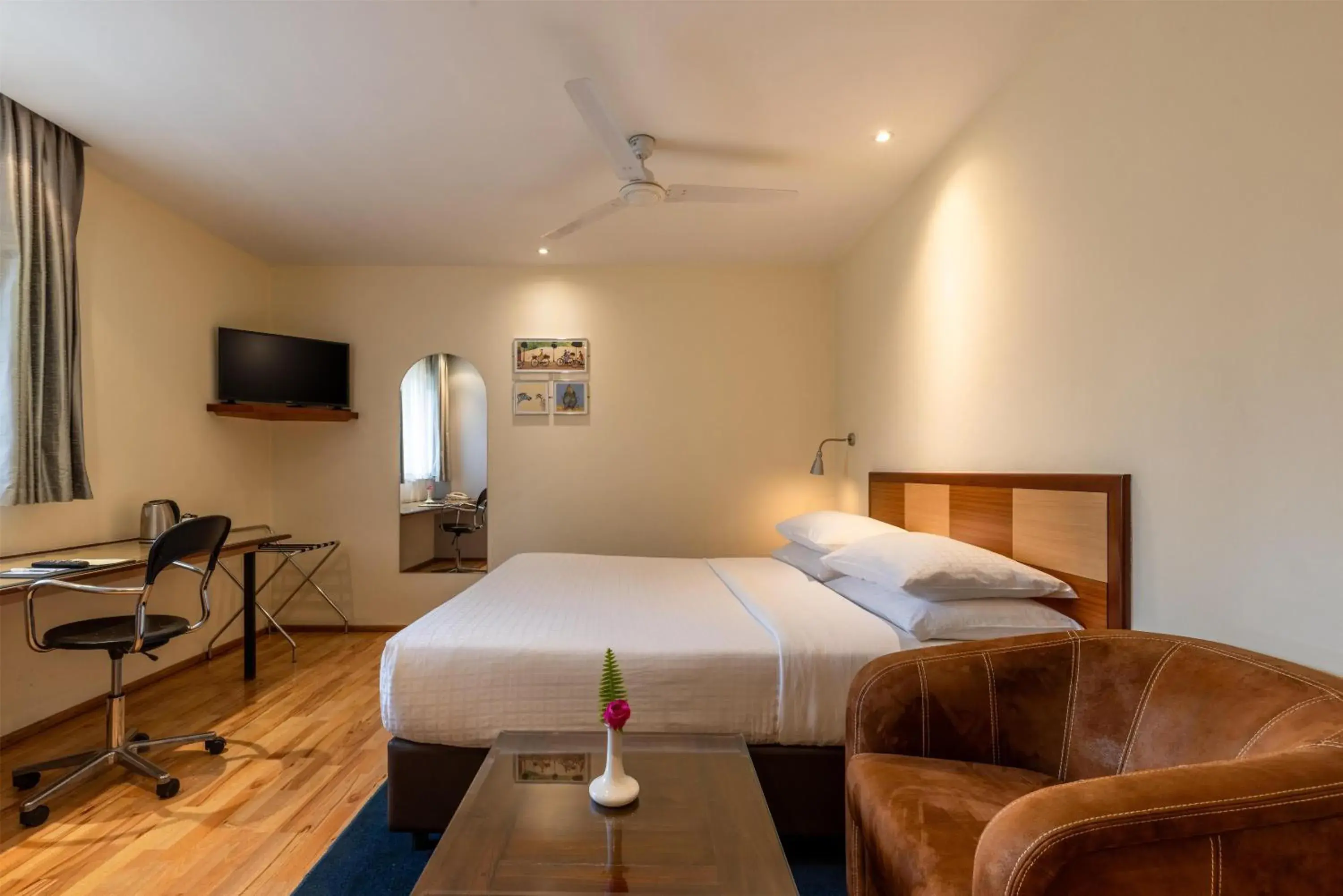 Family Room with One King and Bunk Bed - single occupancy - Non-Smoking in Best Western Nairobi Upper Hill Family Room with One King and Bunk Bed - single occupancy - Non-Smoking in Best Western Nairobi Upper Hill