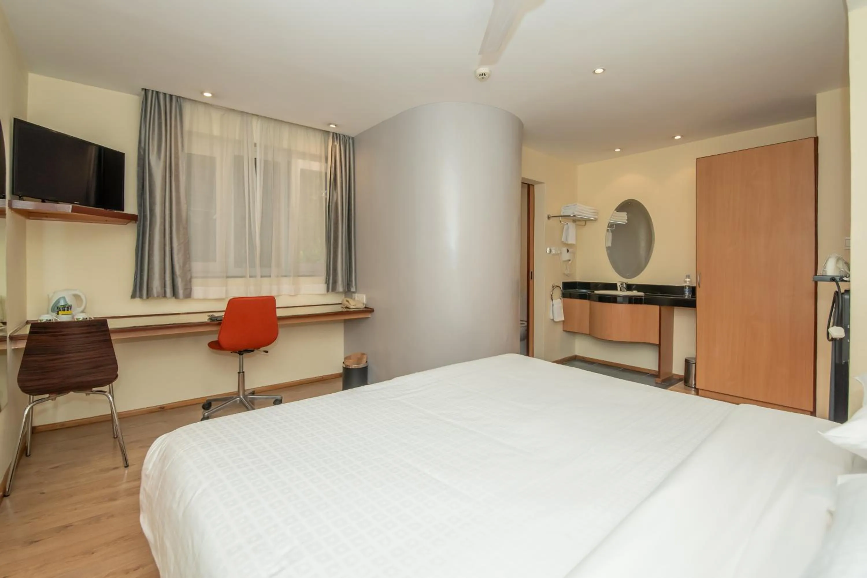 Bed in Best Western Nairobi Upper Hill