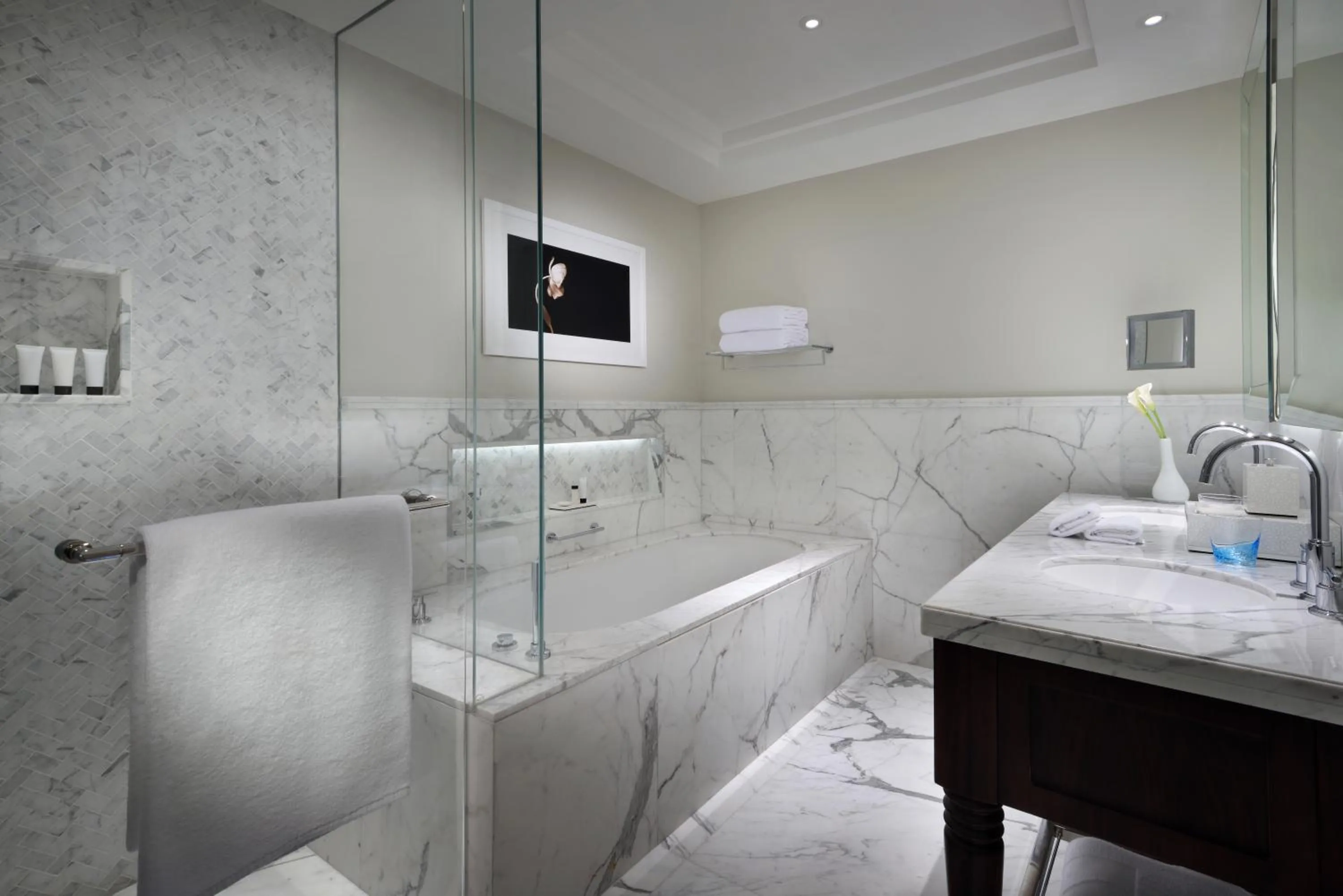 Bathroom in Kempinski The Boulevard Dubai