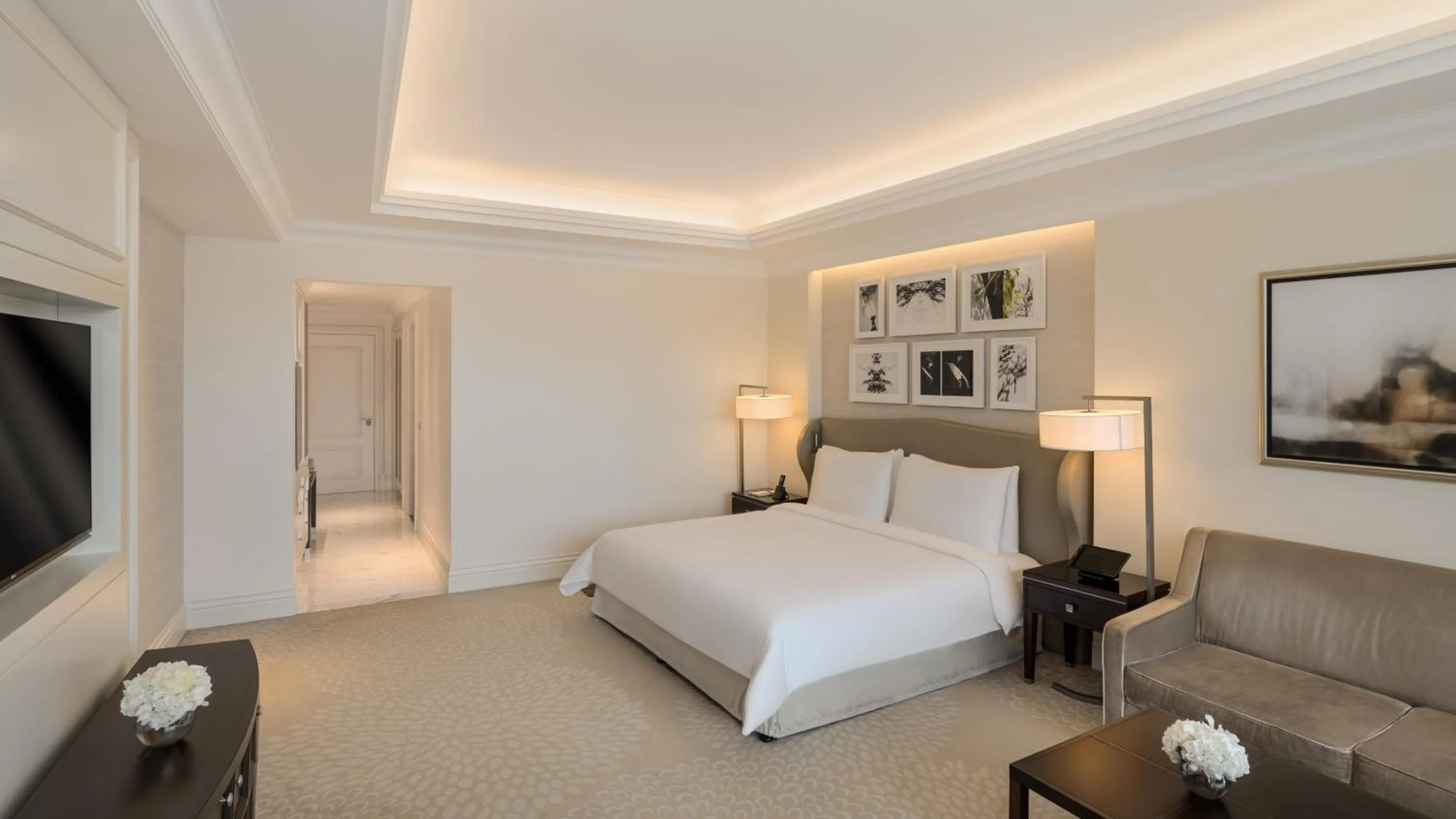 Bedroom, Bed in Kempinski The Boulevard Dubai