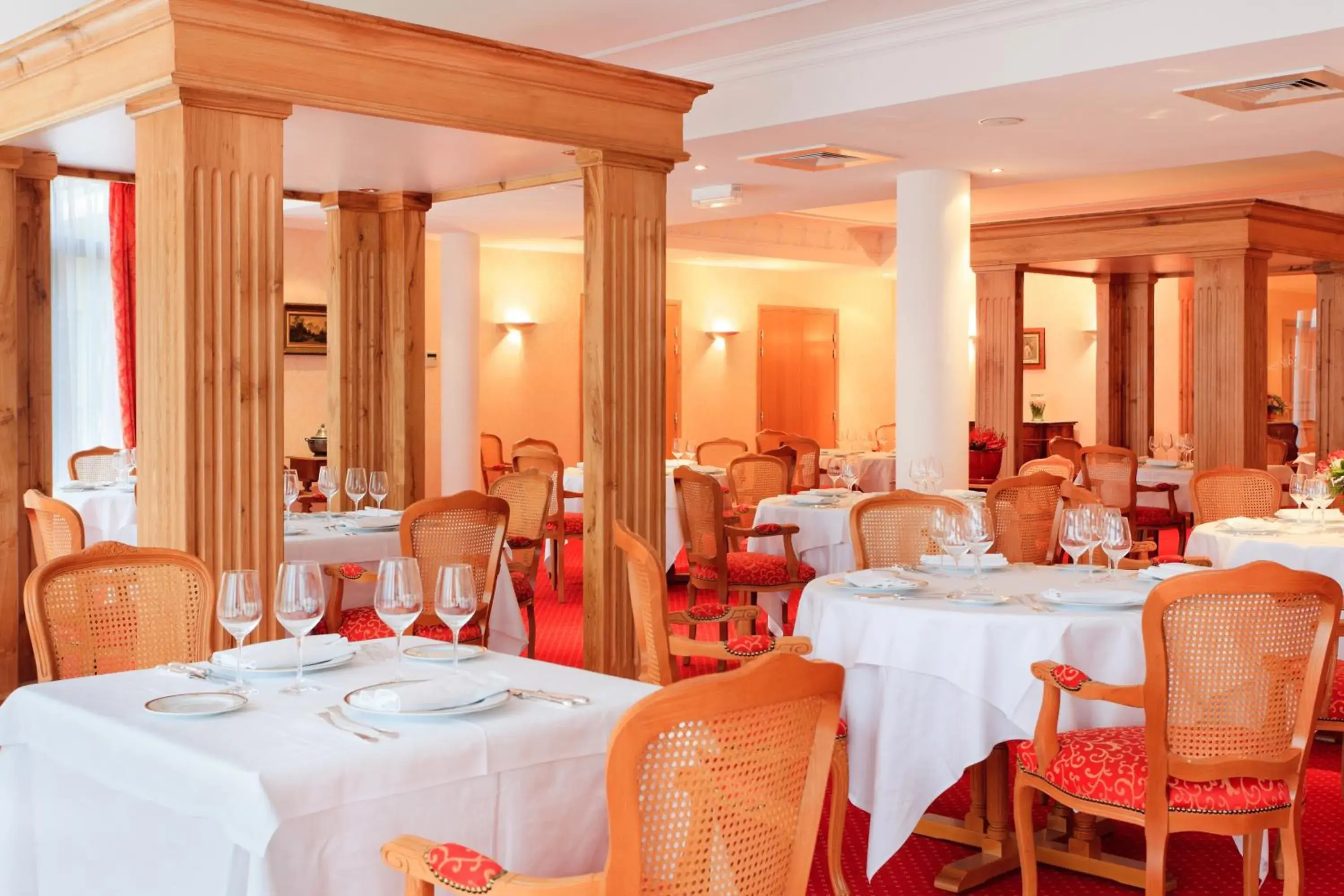 Restaurant/places to eat in Médicis Home Puteaux Restaurant/places to eat in Médicis Home Puteaux