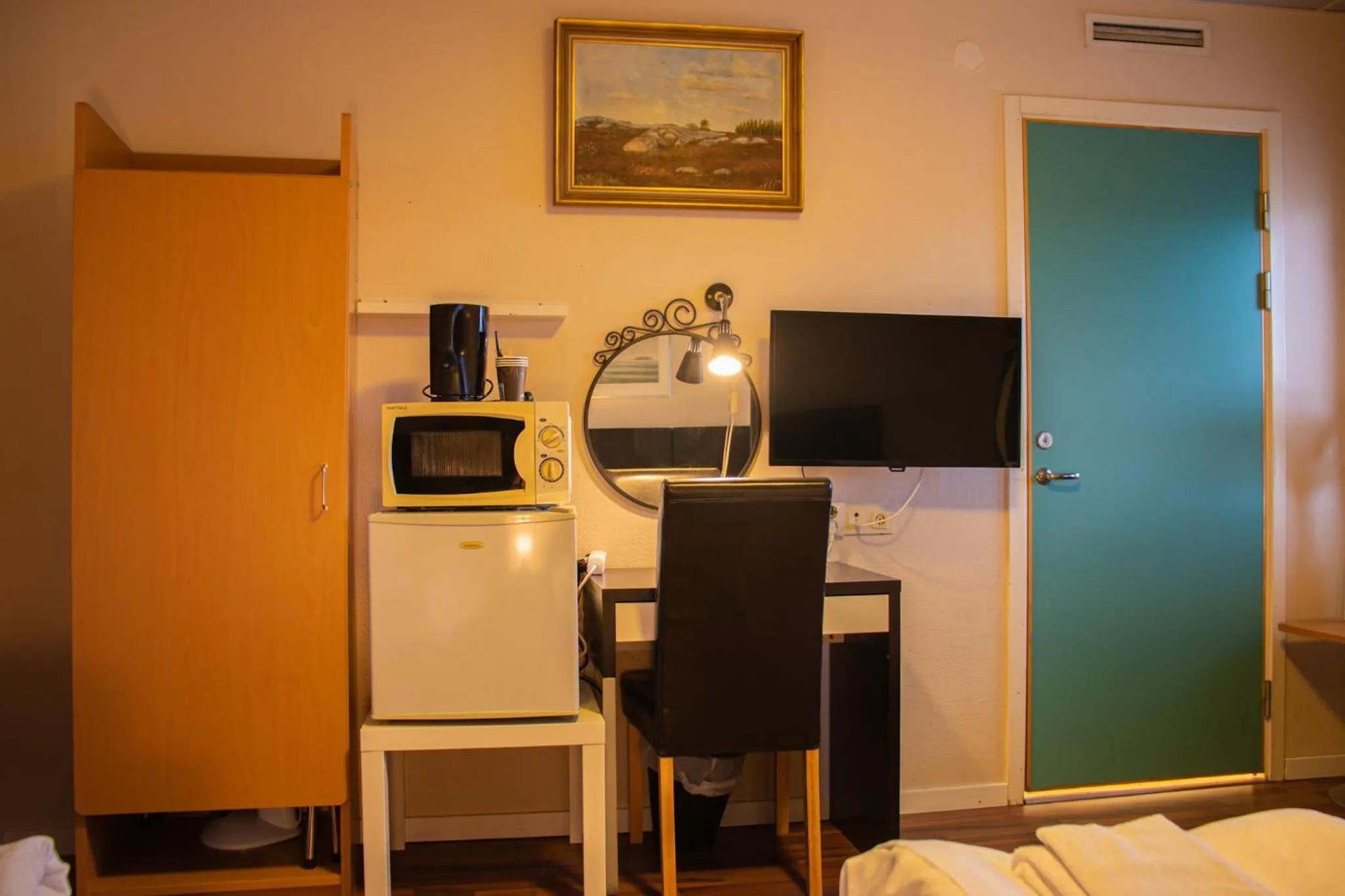 TV and multimedia, Bed in Euroway Hotel