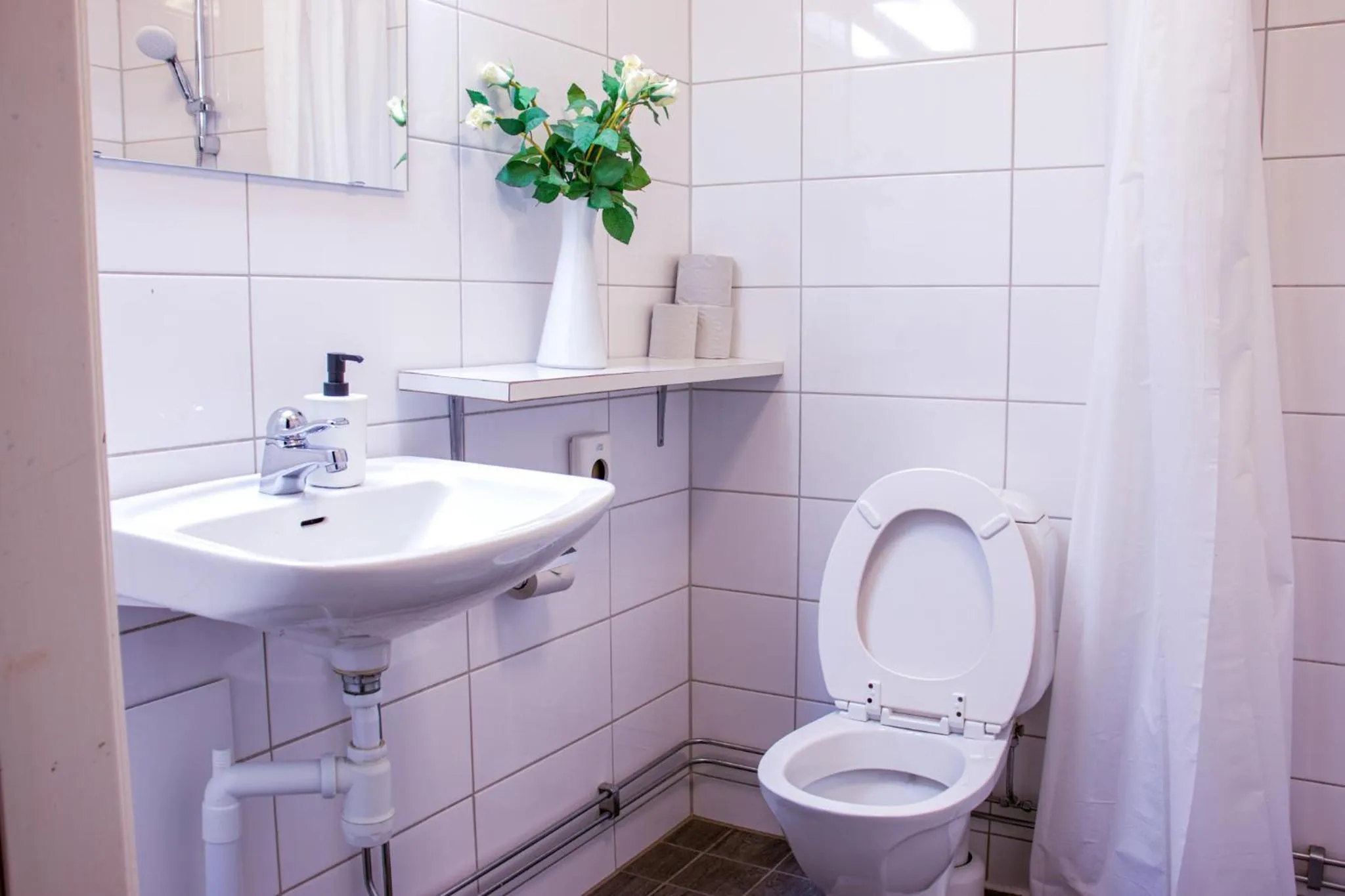 Bathroom in Euroway Hotel
