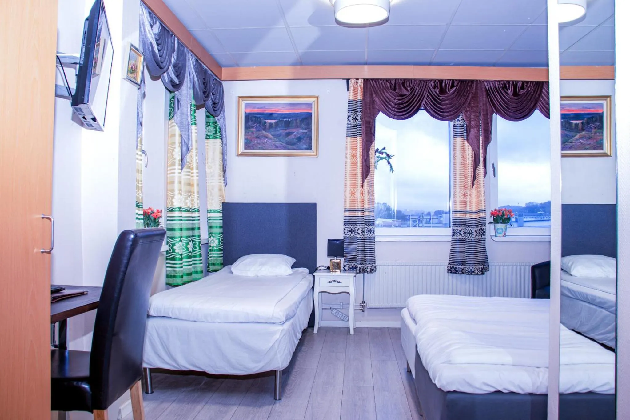 Bed in Euroway Hotel