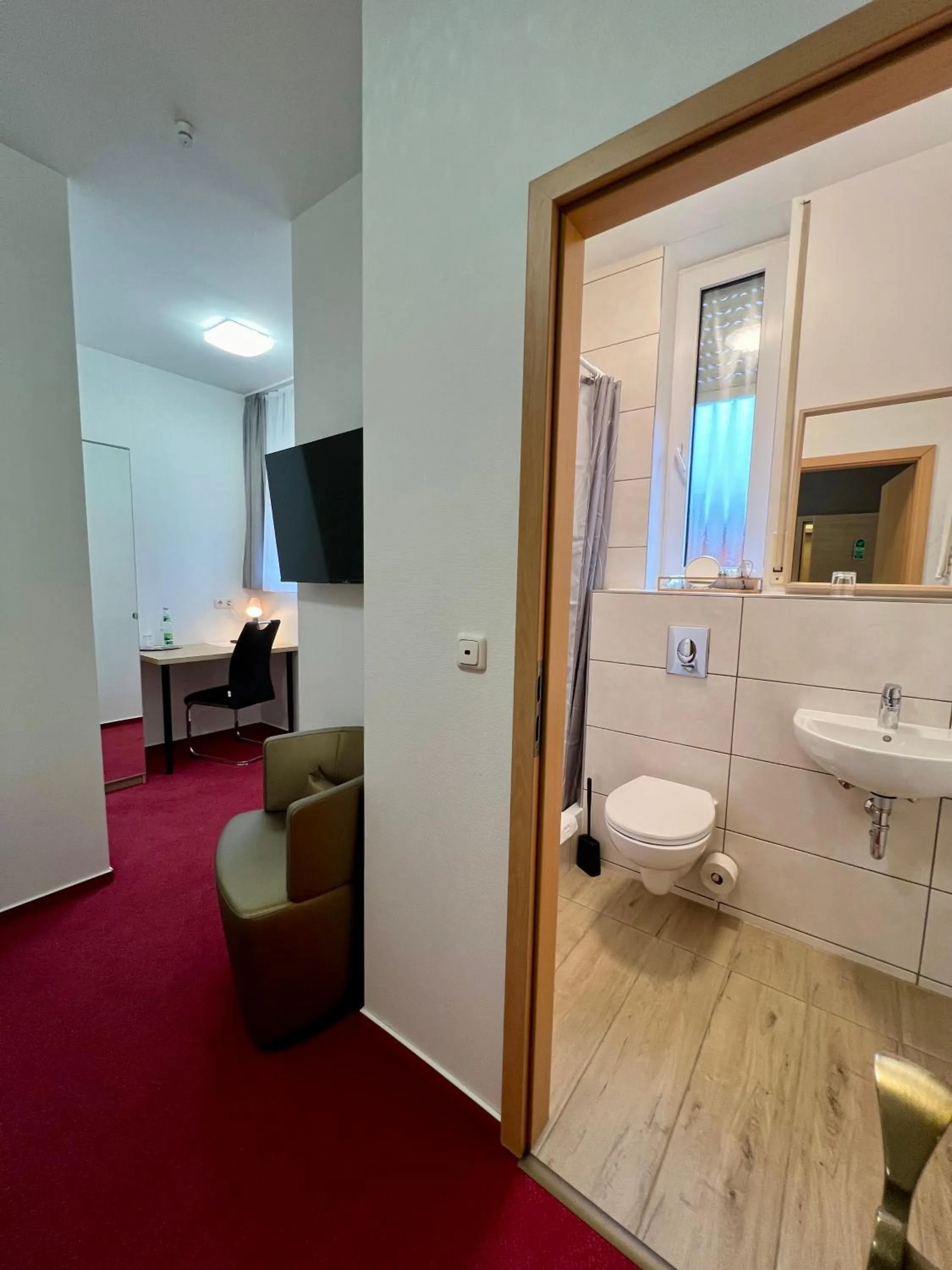 Toilet in Hotel Residenz Stockstadt