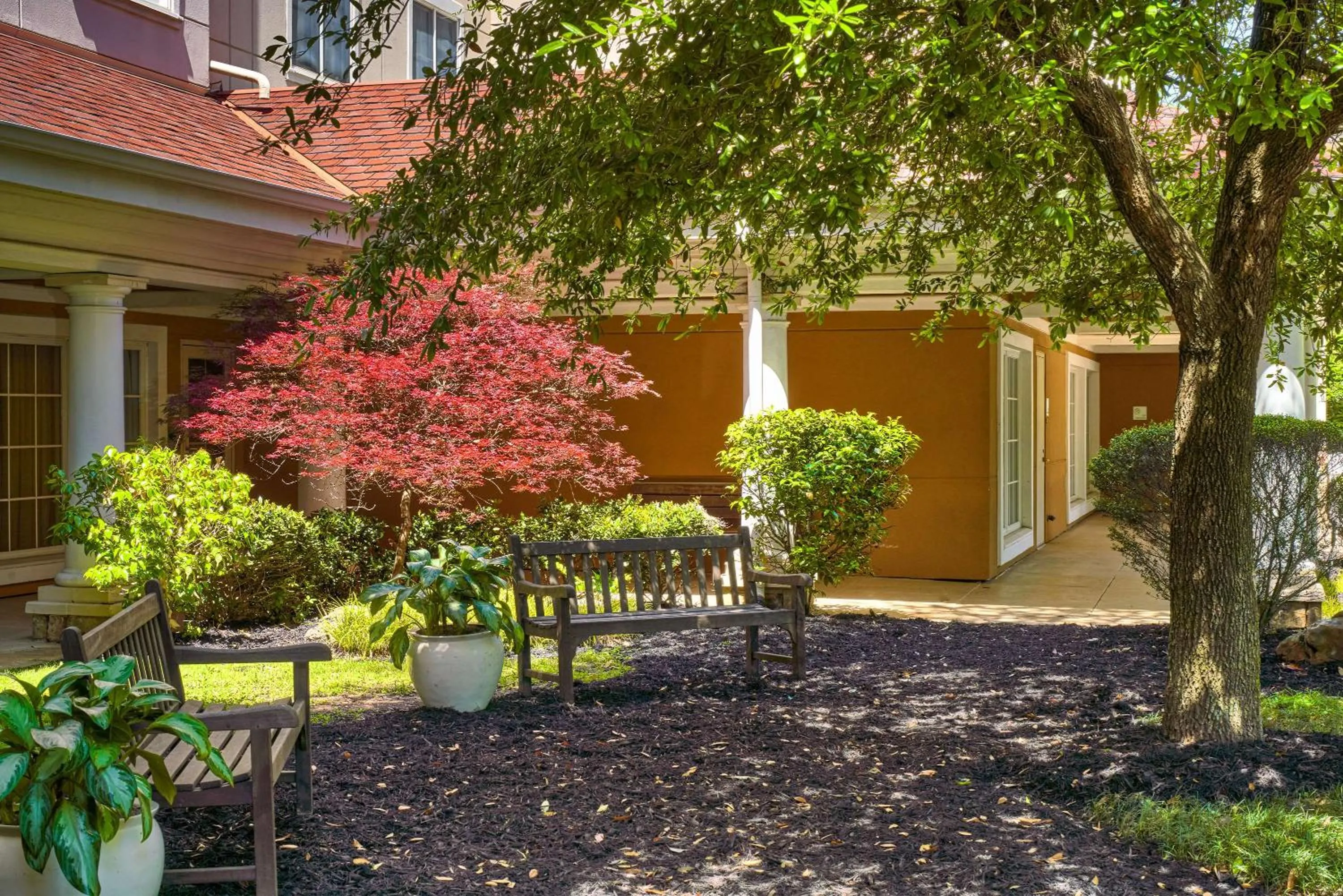 Property building in Sonesta Atlanta Airport South