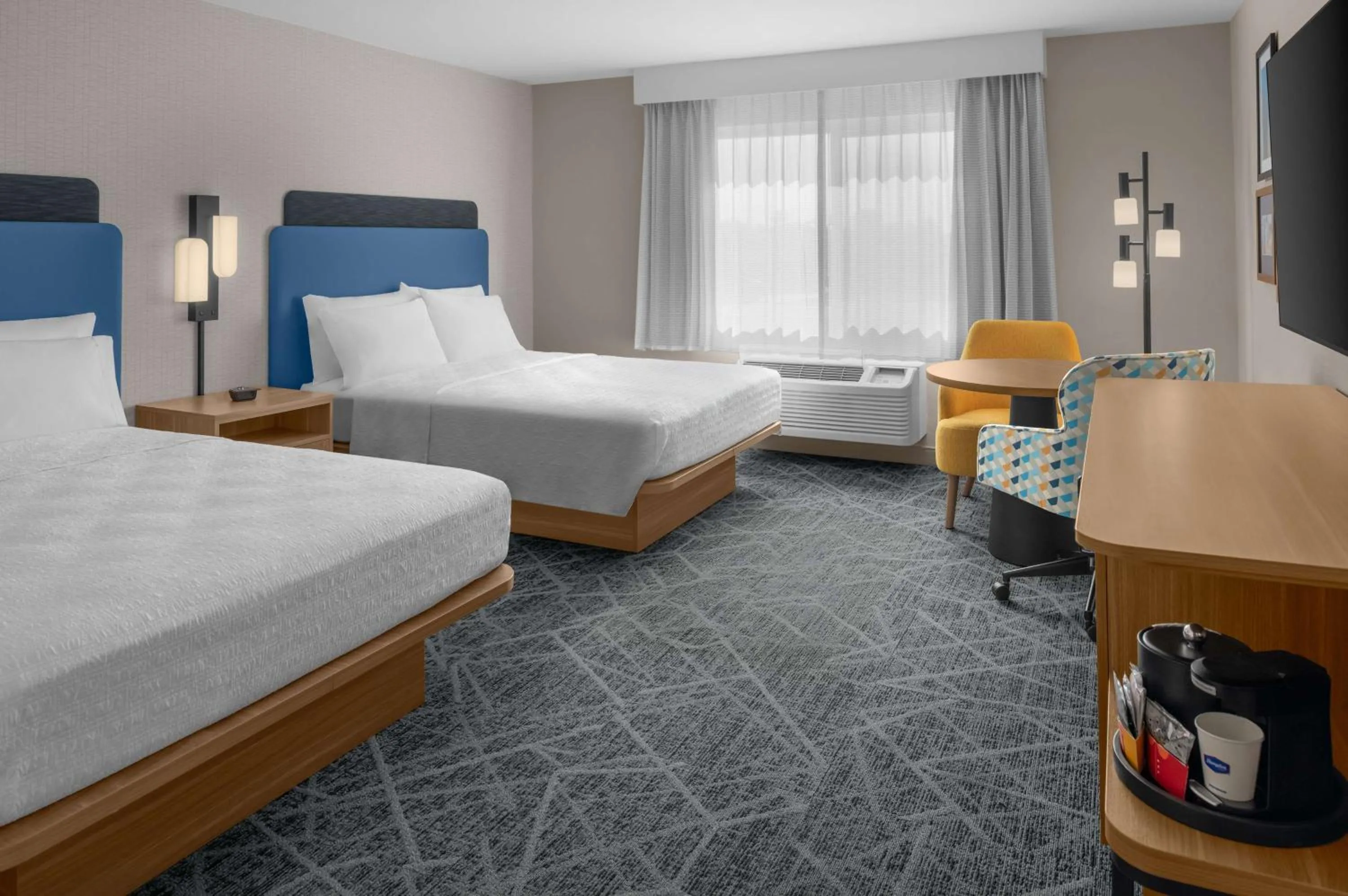 Bed in Hampton Inn by Hilton Costa Mesa Newport Beach