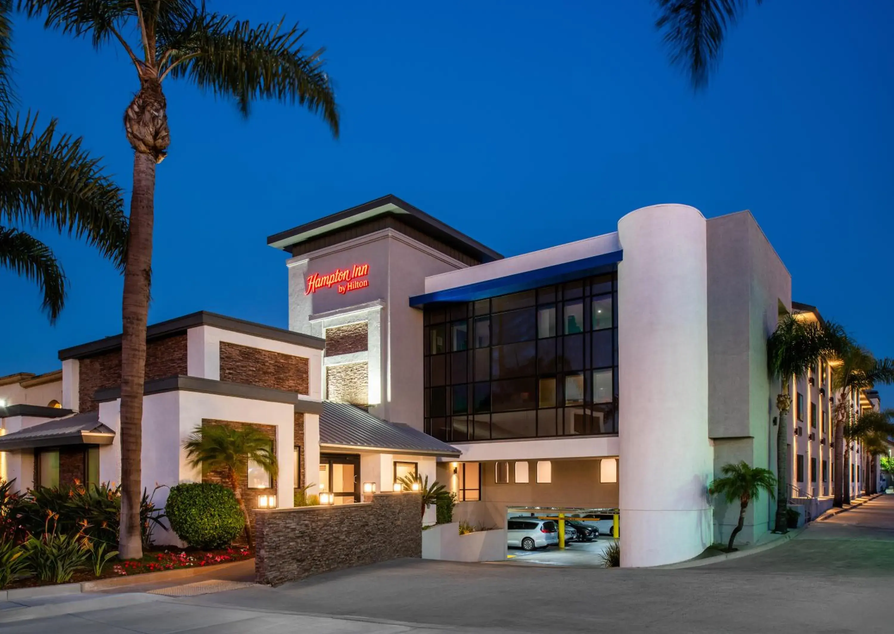 Property building in Hampton Inn by Hilton Costa Mesa Newport Beach Property building in Hampton Inn by Hilton Costa Mesa Newport Beach