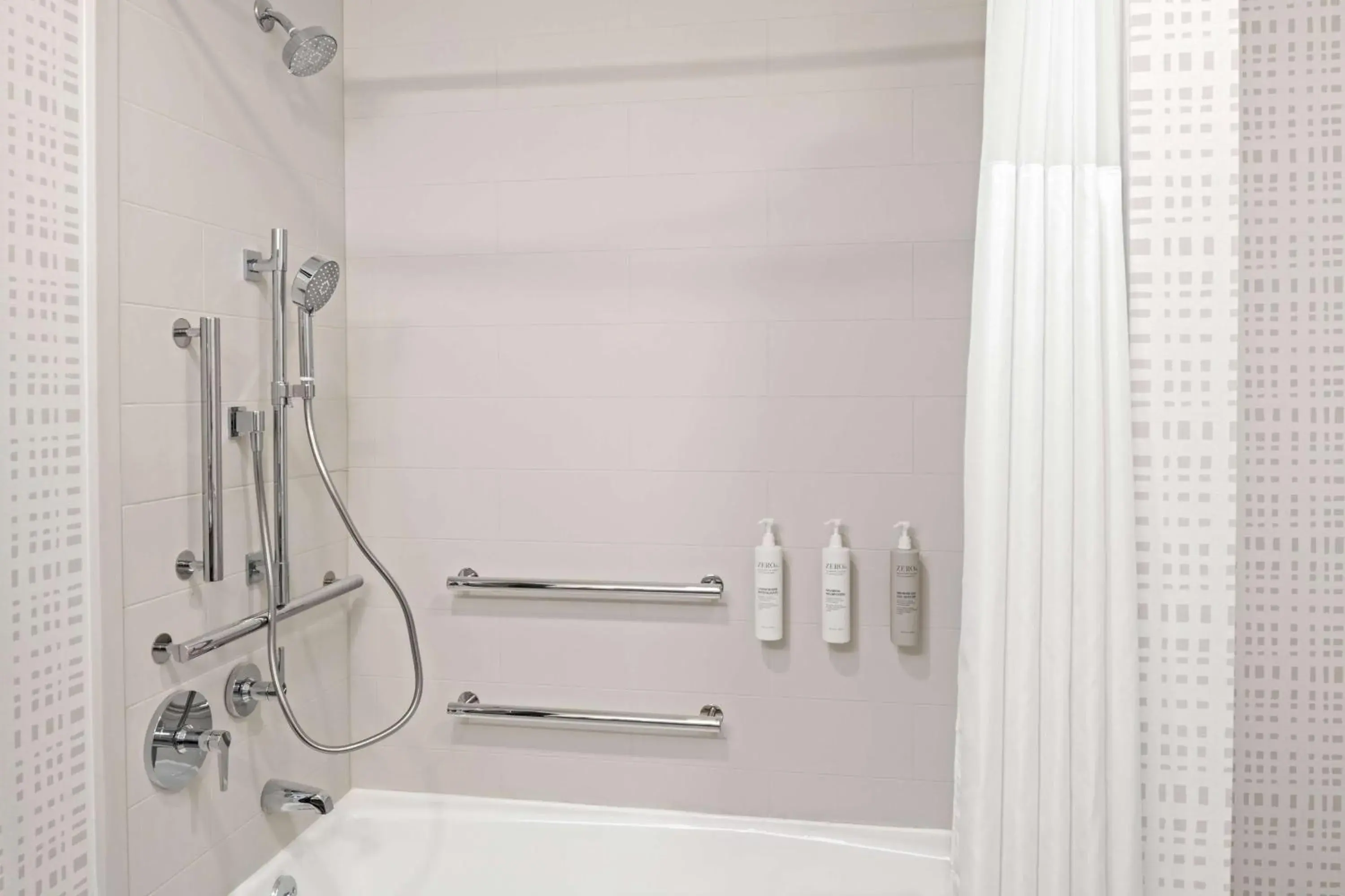 Bathroom in Hampton Inn by Hilton Costa Mesa Newport Beach Bathroom in Hampton Inn by Hilton Costa Mesa Newport Beach