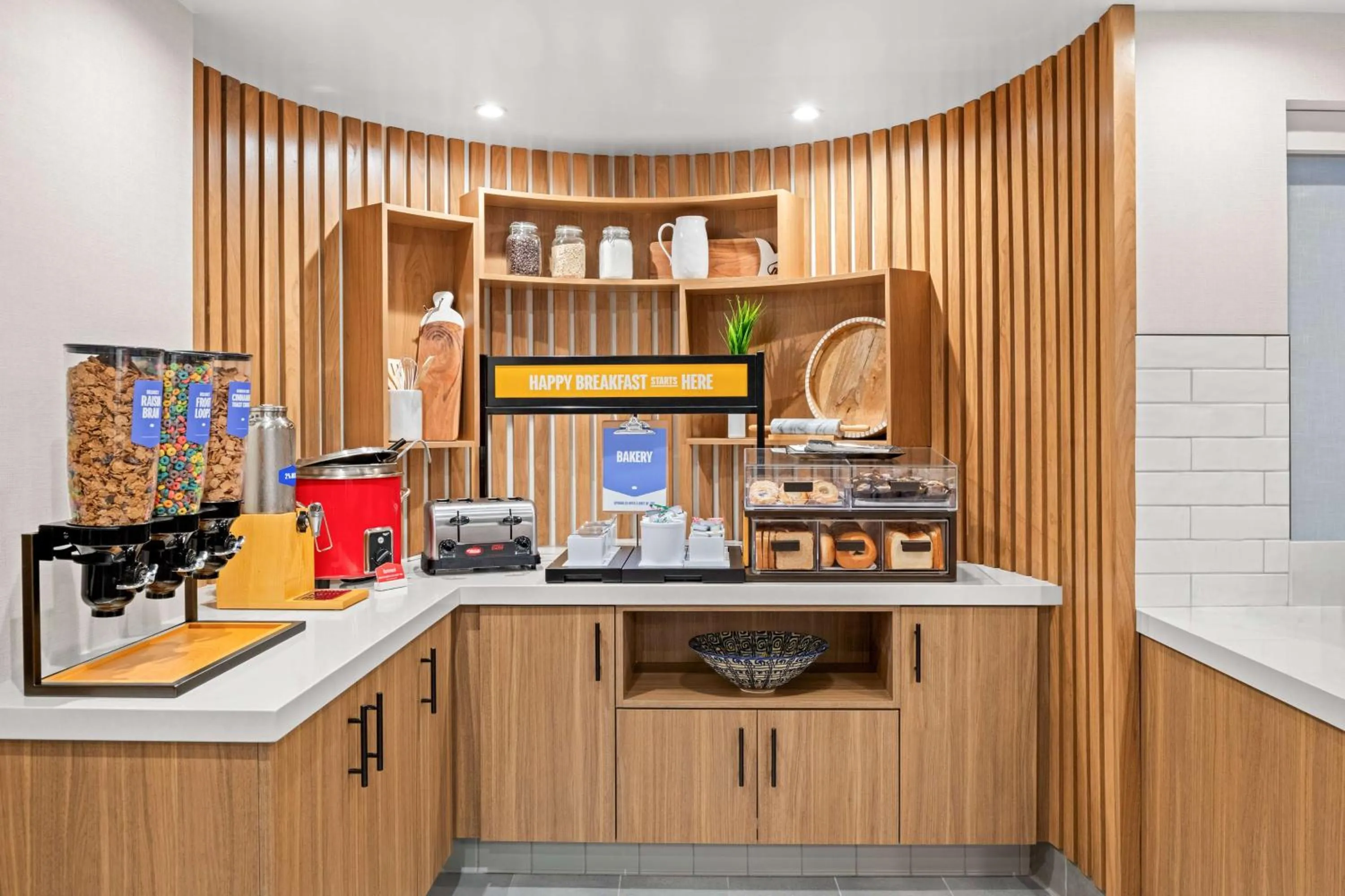 Breakfast in Hampton Inn by Hilton Costa Mesa Newport Beach