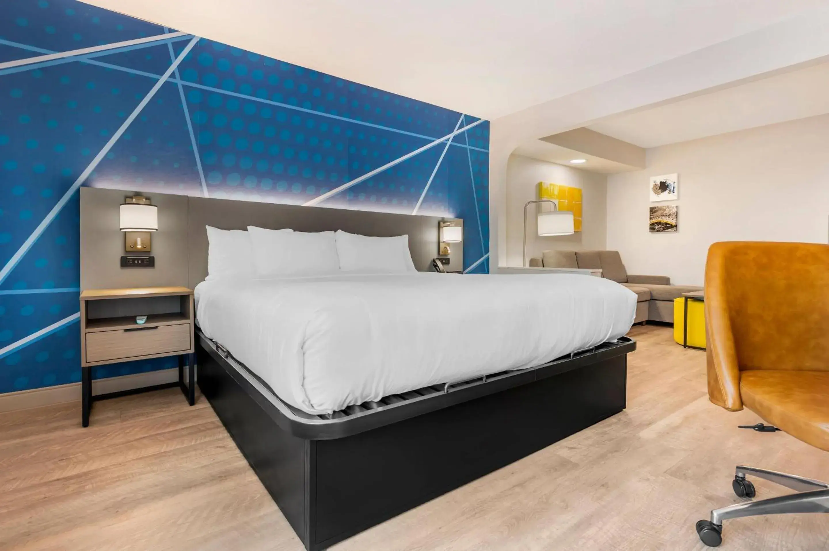 Bedroom, Bed in Comfort Inn & Suites Saint Louis Lafayette Square Bedroom, Bed in Comfort Inn & Suites Saint Louis Lafayette Square