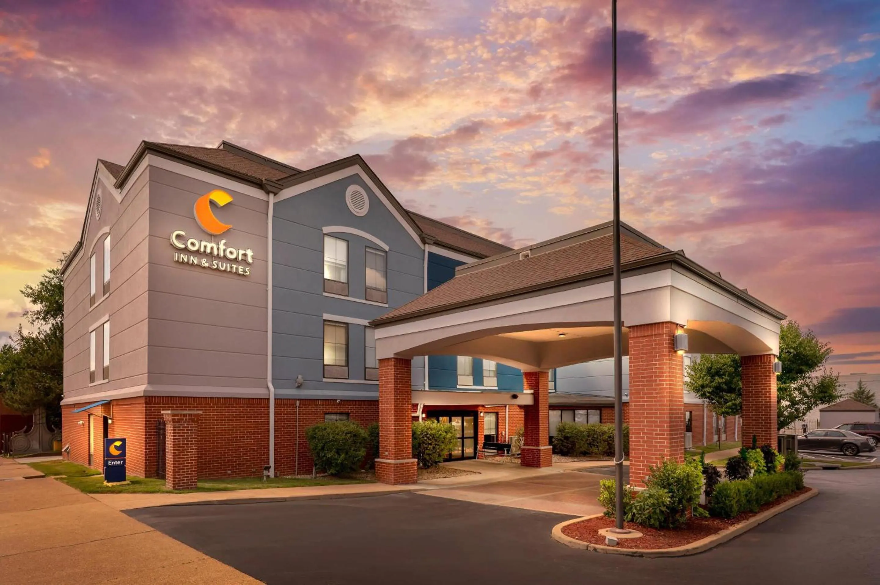Property building in Comfort Inn & Suites