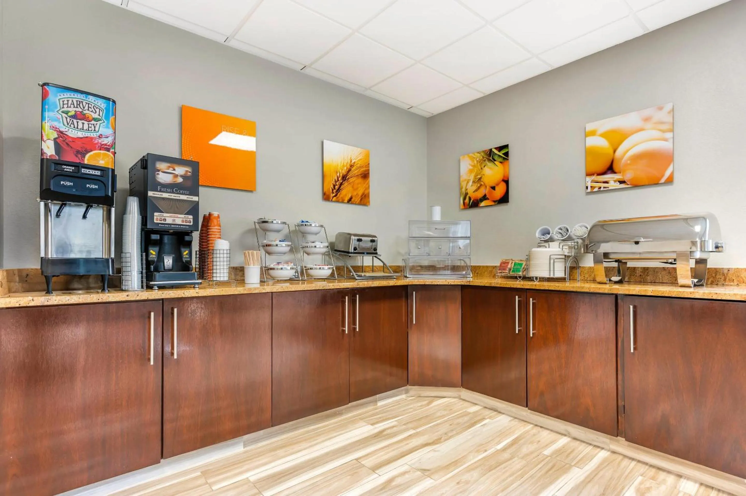 Breakfast in Comfort Inn & Suites