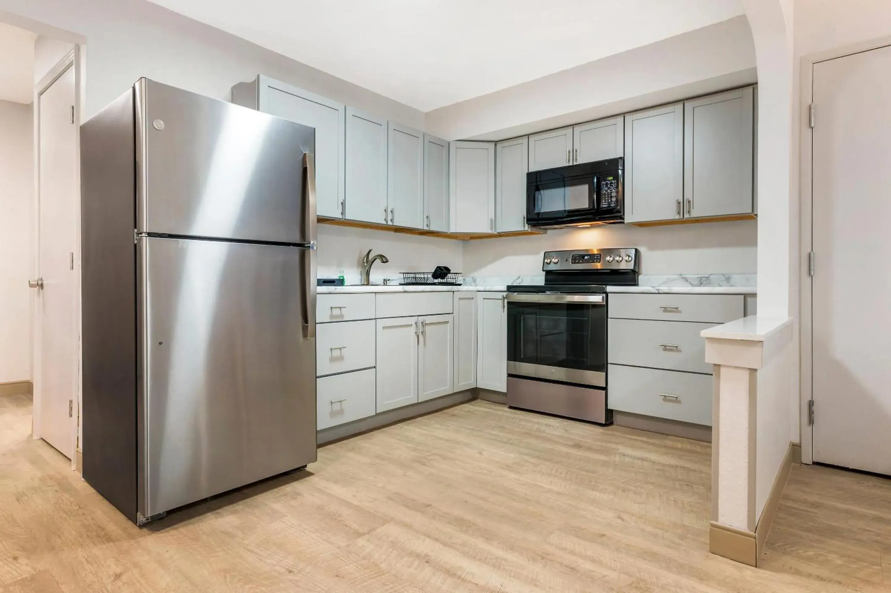 Bedroom in Comfort Inn & Suites Saint Louis Lafayette Square Bedroom in Comfort Inn & Suites Saint Louis Lafayette Square