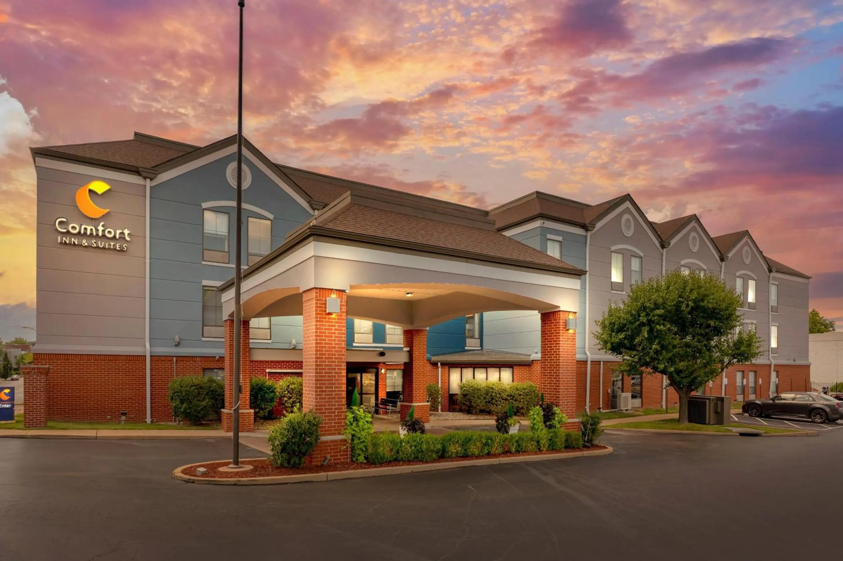 Property building in Comfort Inn & Suites