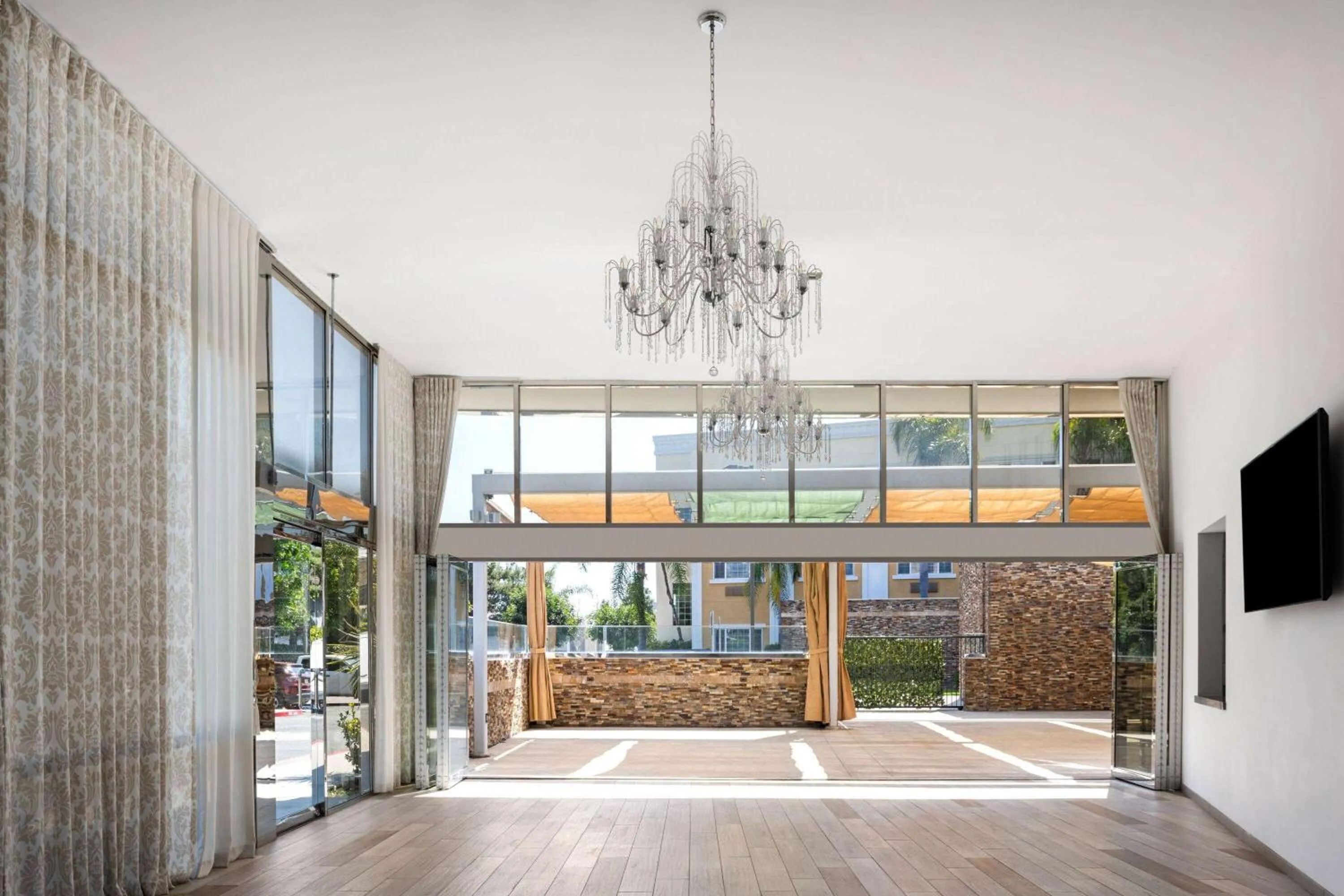 Banquet/Function facilities in Hotel Marguerite South Anaheim - Garden Grove, Trademark Collection by Wyndham