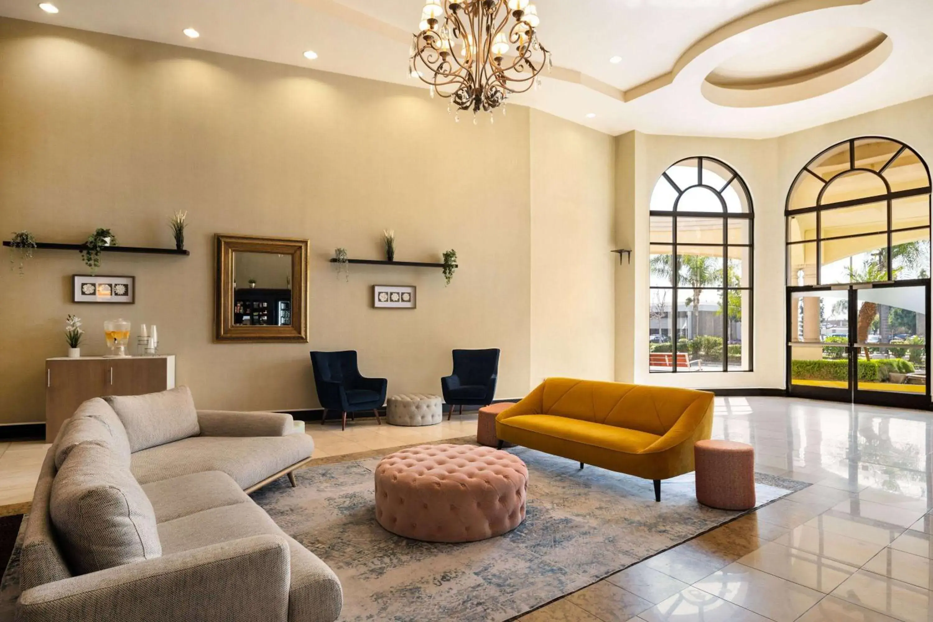 Lobby or reception in Hotel Marguerite South Anaheim - Garden Grove, Trademark Collection by Wyndham Lobby or reception in Hotel Marguerite South Anaheim - Garden Grove, Trademark Collection by Wyndham