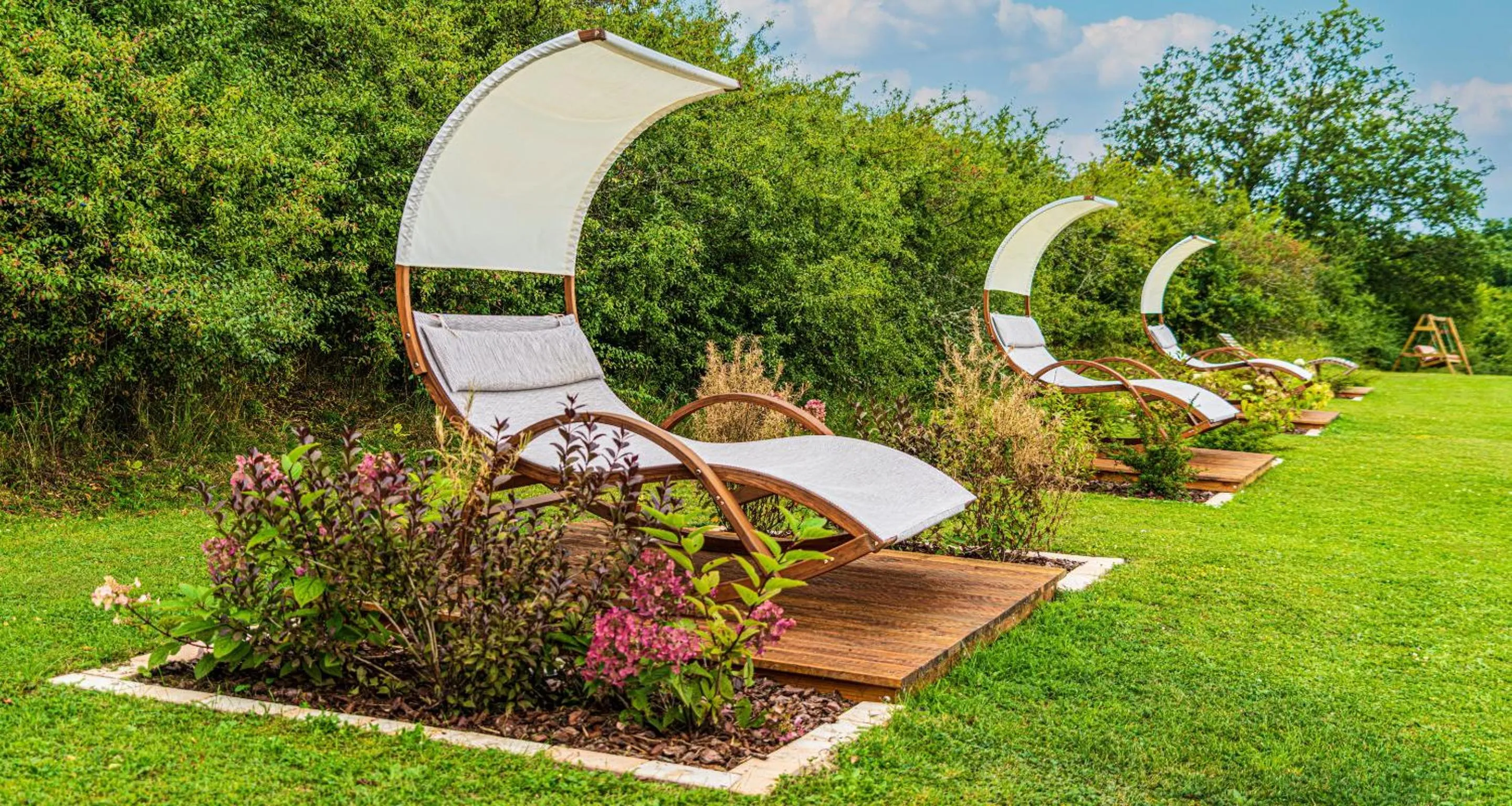 sunbed in Victor's Seehotel Weingärtner Bostalsee