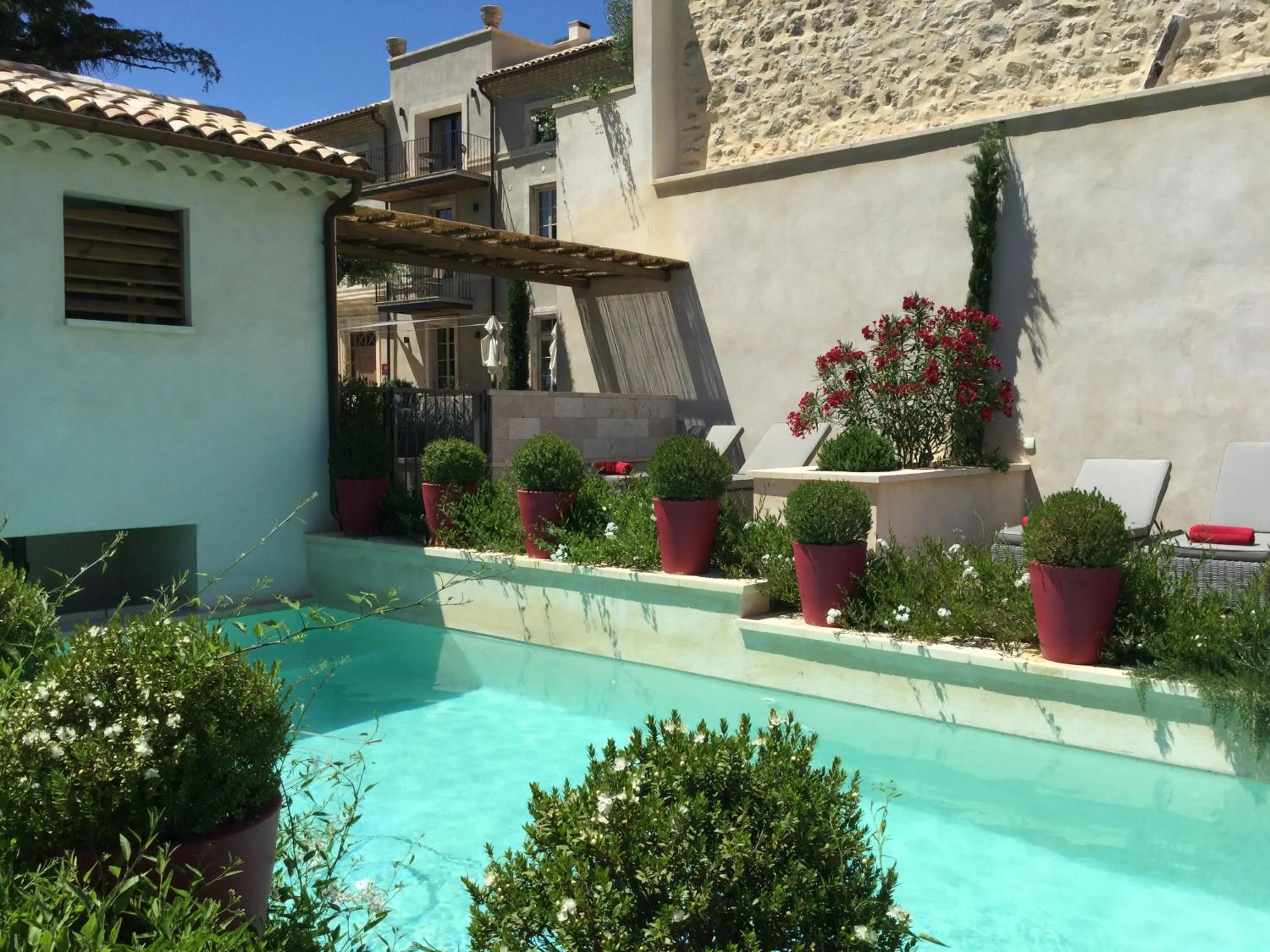 Swimming pool in Boutique Hôtel La Villa MONTESQUIEU