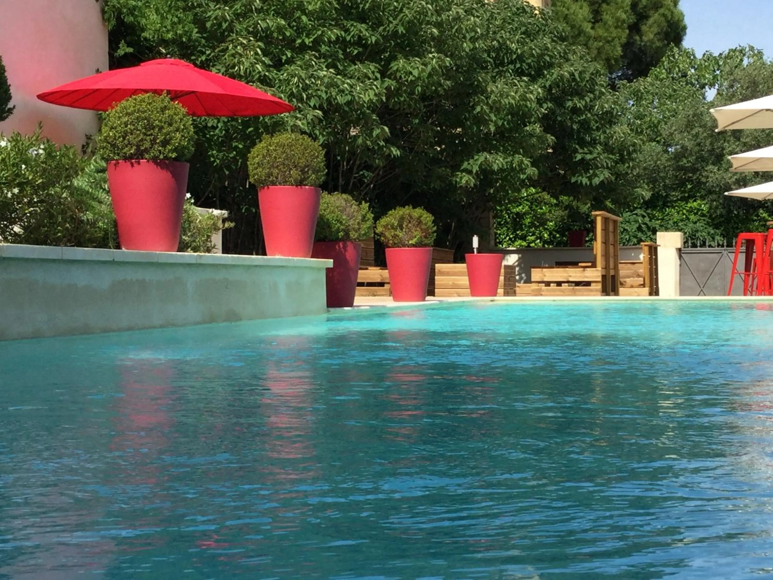 Swimming pool in Boutique Hôtel La Villa MONTESQUIEU